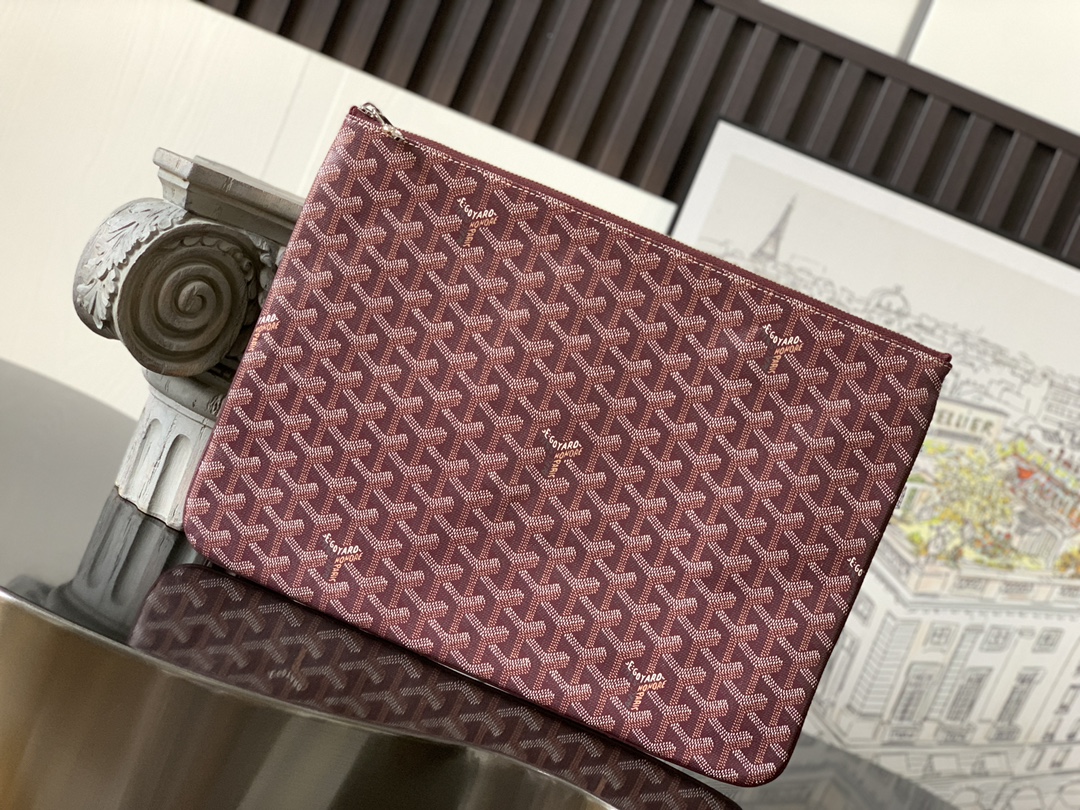 Goyard Sénat pouch in Burgundy