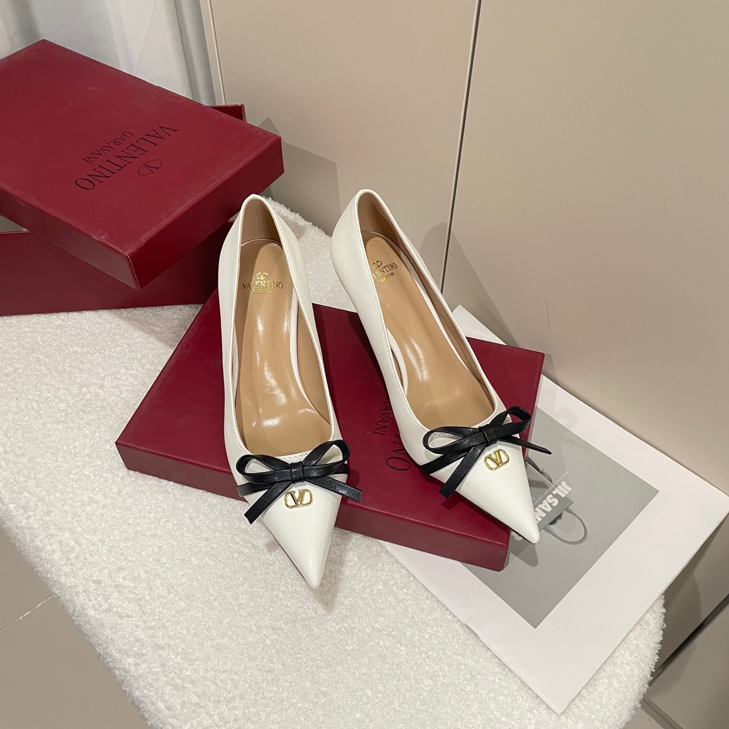 Valentino Garavani Micro VLogo Pointed Toe Contrast Bow Patent Leather Heels &  Slingback Pumps - KAIROO