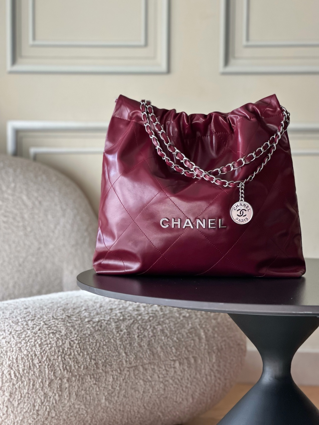 Chanel 22 Medium Handbag in Burgundy Shiny Calfskin AS3261