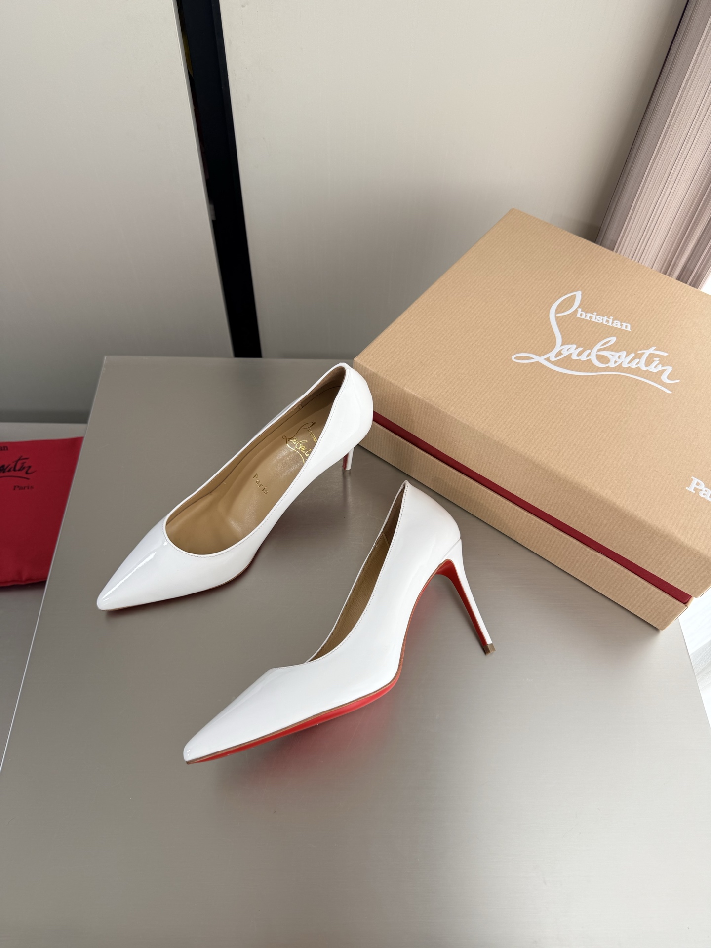 Christian Louboutin shiny leather Pump