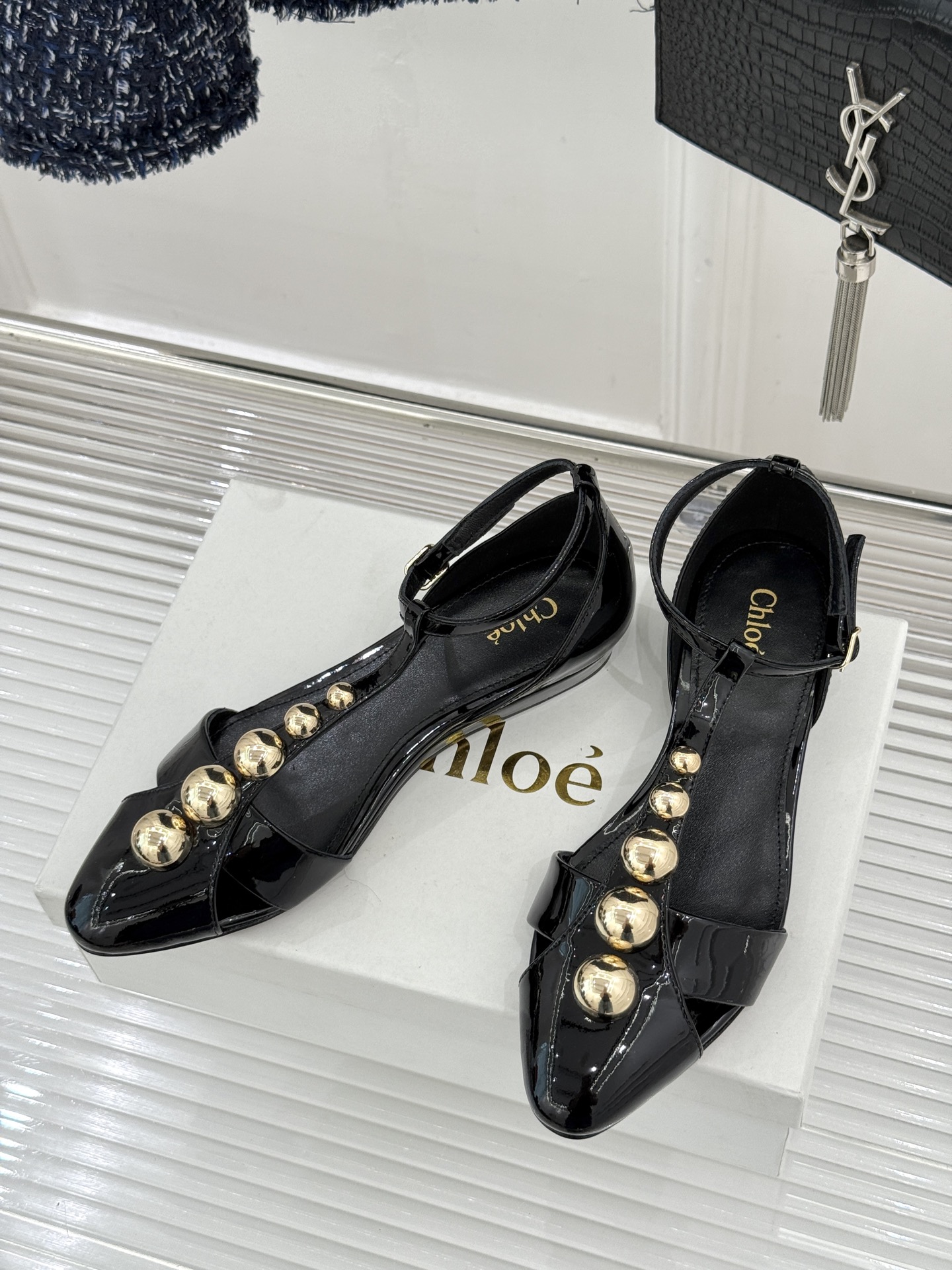 Chloe Shiny Leather Flat Sandal