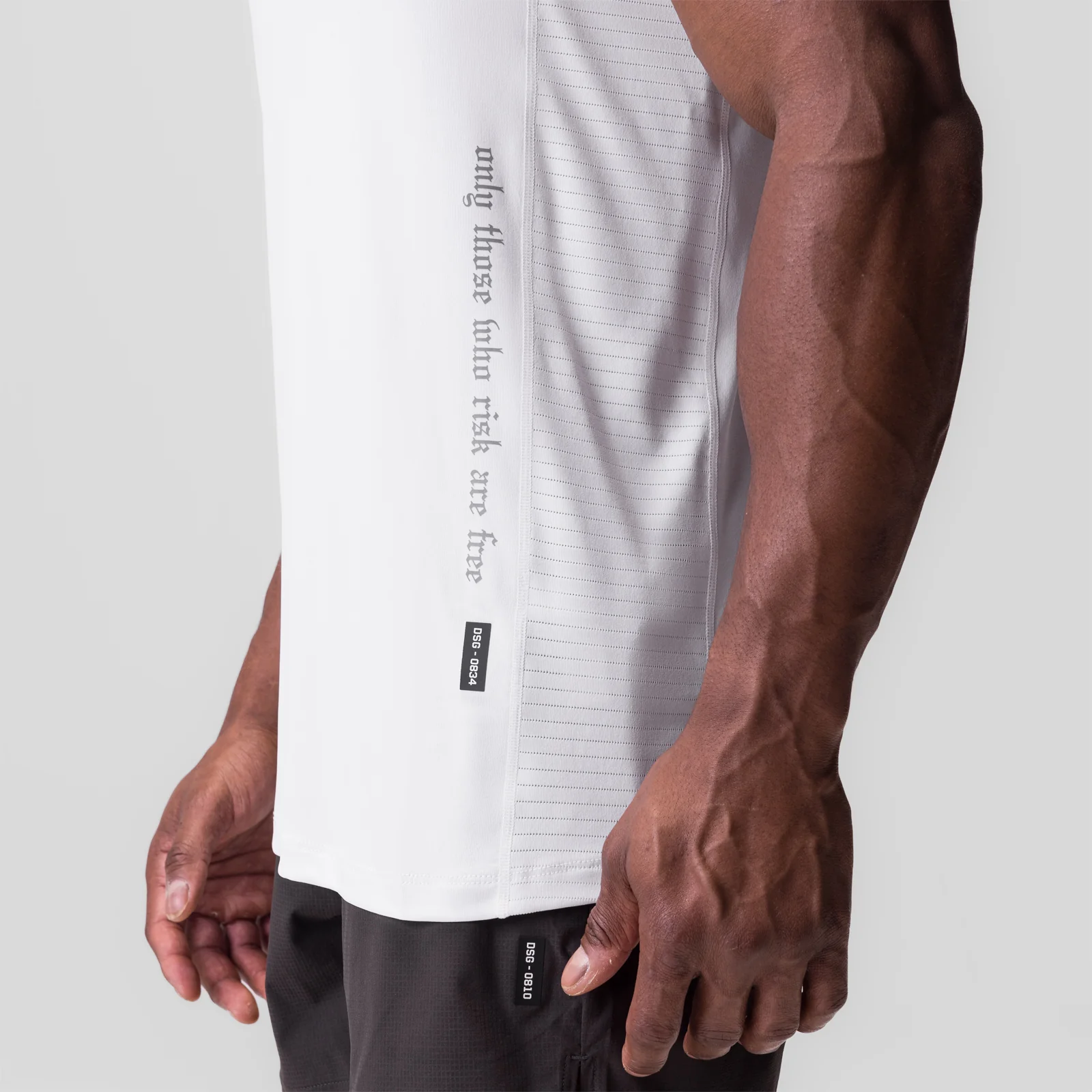 0834. 3D-Lite 2.0 Training Singlet - White 