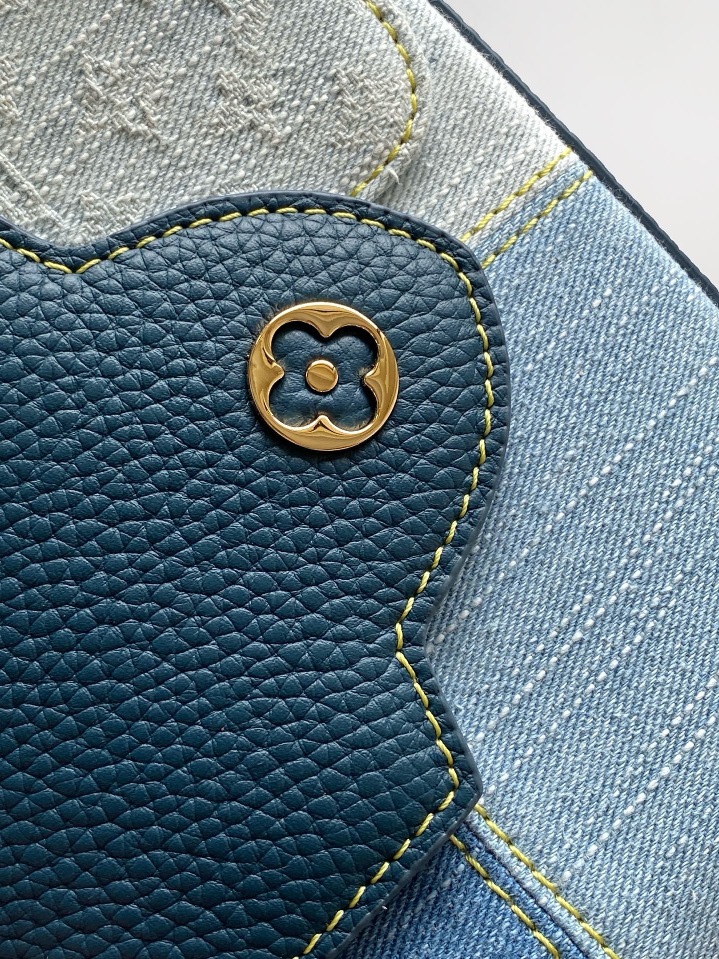 Louis Vuitton Capucines BB handbag