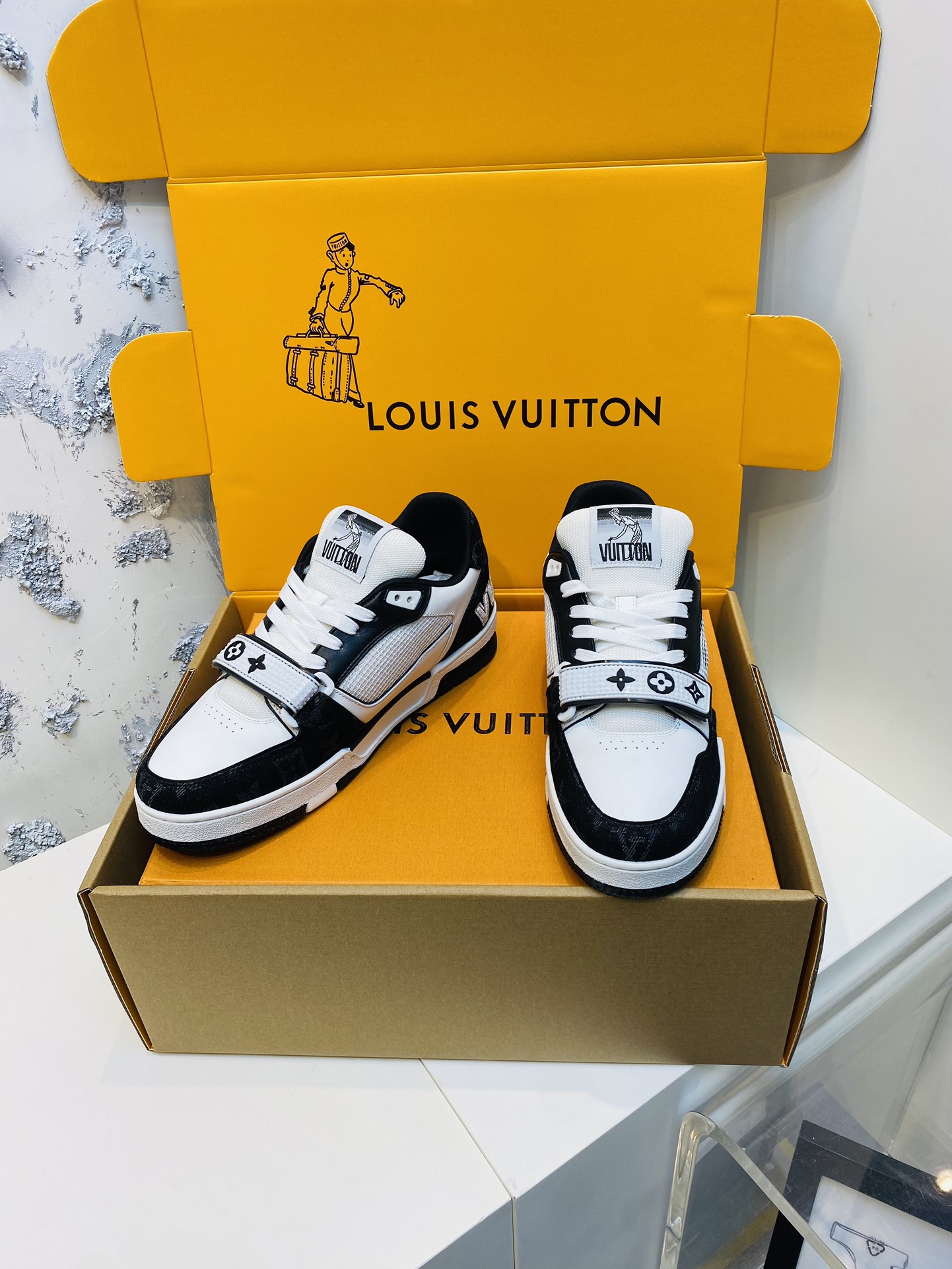 LV Unisex Trainer Sport Shoes