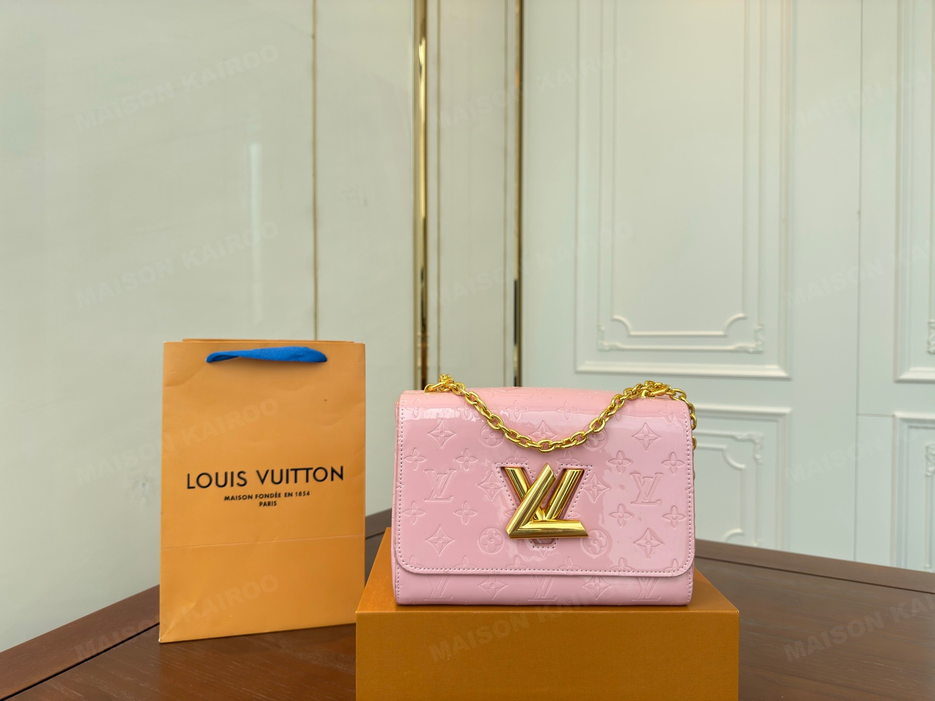Louis Vuitton LV Twist Lock MM Glossy Monogram Embossed Vernis Patent Leather Flap Shoulder Bag - KAIROO