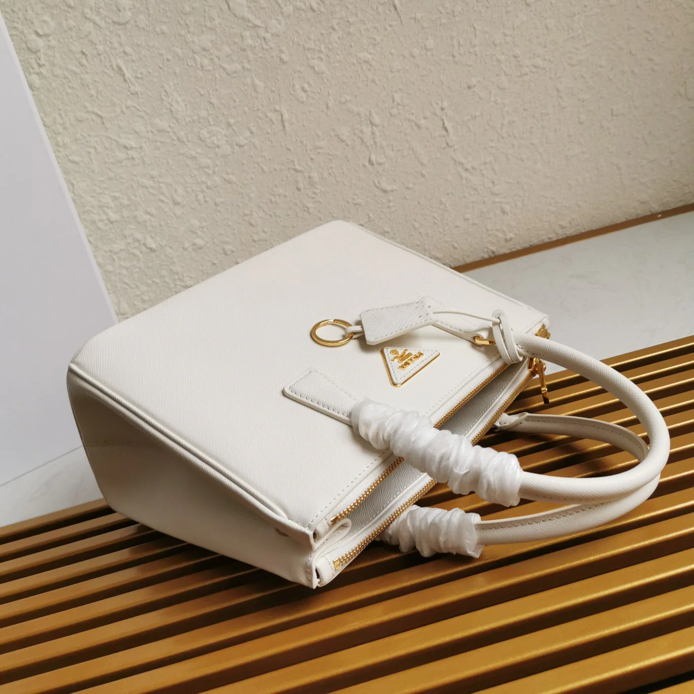 Prada MEDIUM GALLERIA 28 WHITE SAFFIANO LEATHER