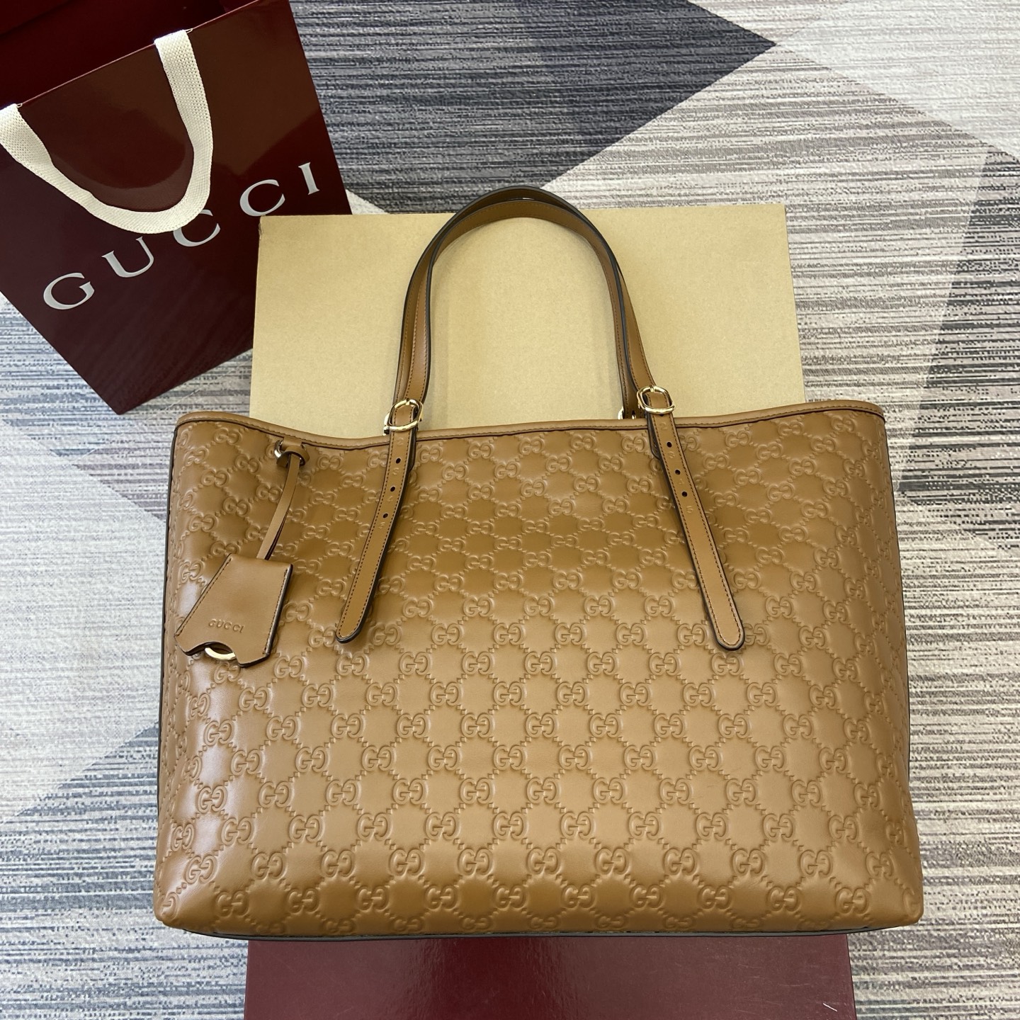 Gucci Bags GG Emblem GG Printed Embossed Cowhide Leather 847455 (10A Mirror Version)