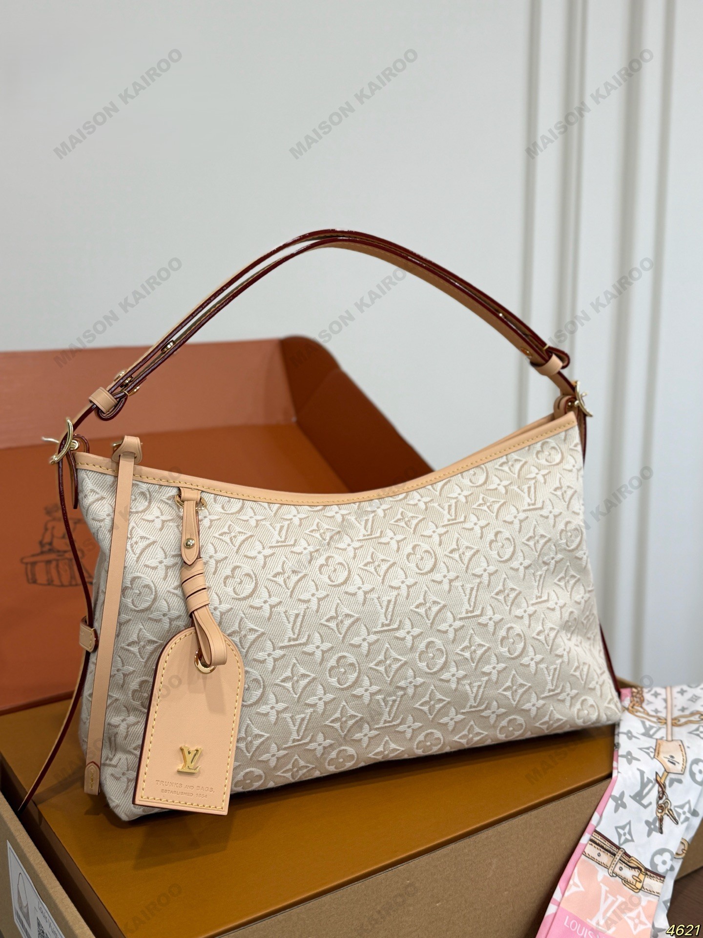 Louis Vuitton LV Carryall East West Beige&Navy Jacquard Monogram Hobo Tote Shoulder Bag - KAIROO