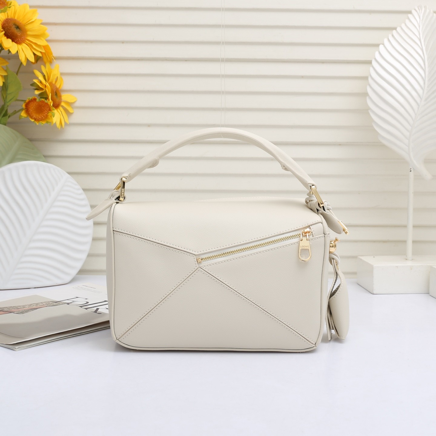 Loewe Small White Puzzle Geometric Panelled Grain Leather Handle Shoulder Bags - KAIROO