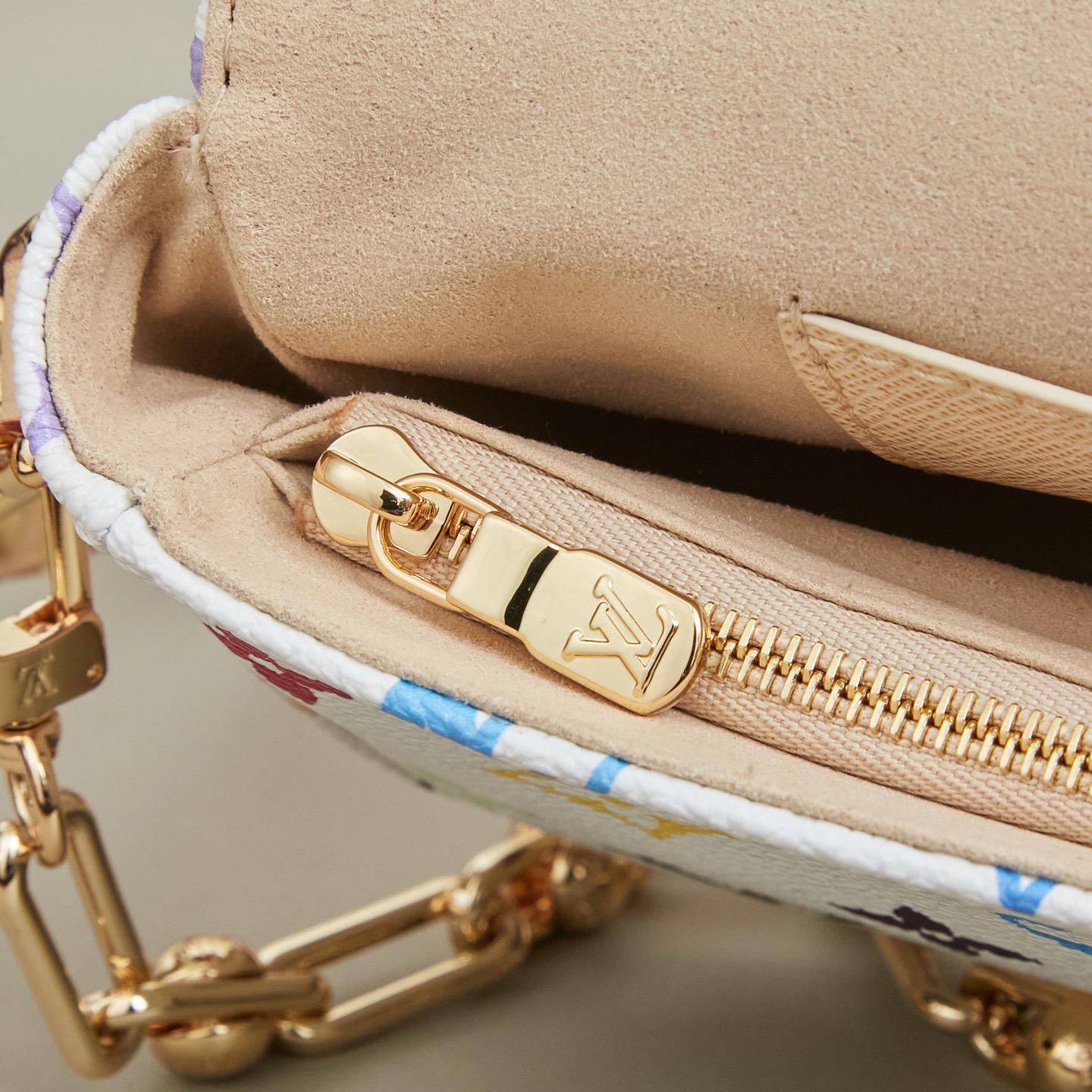 Louis Vuitton LV On Chain Monogram bag
