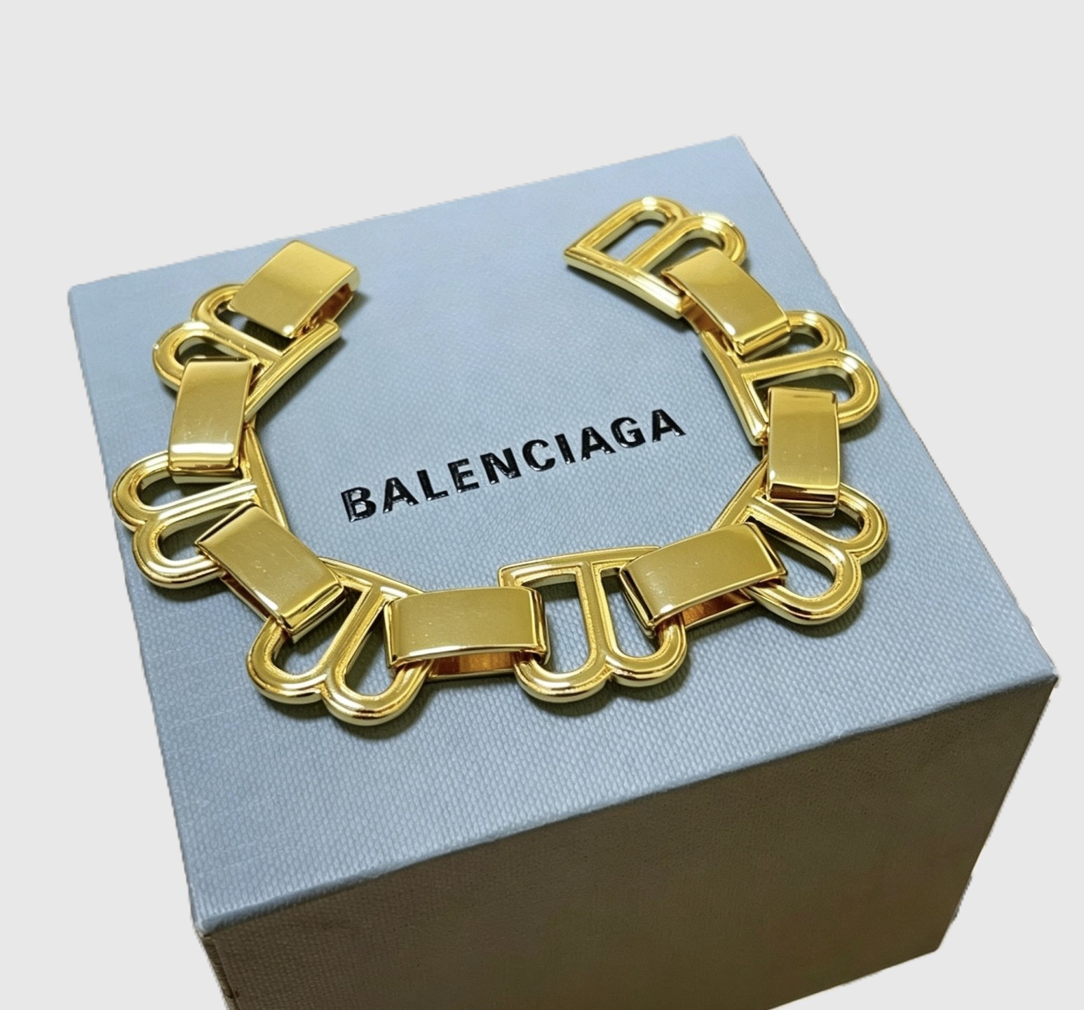 Balenciaga B Chunky Chain Polished Gold Interlocking Letter B And Rectangular Link Bracelet - KAIROO