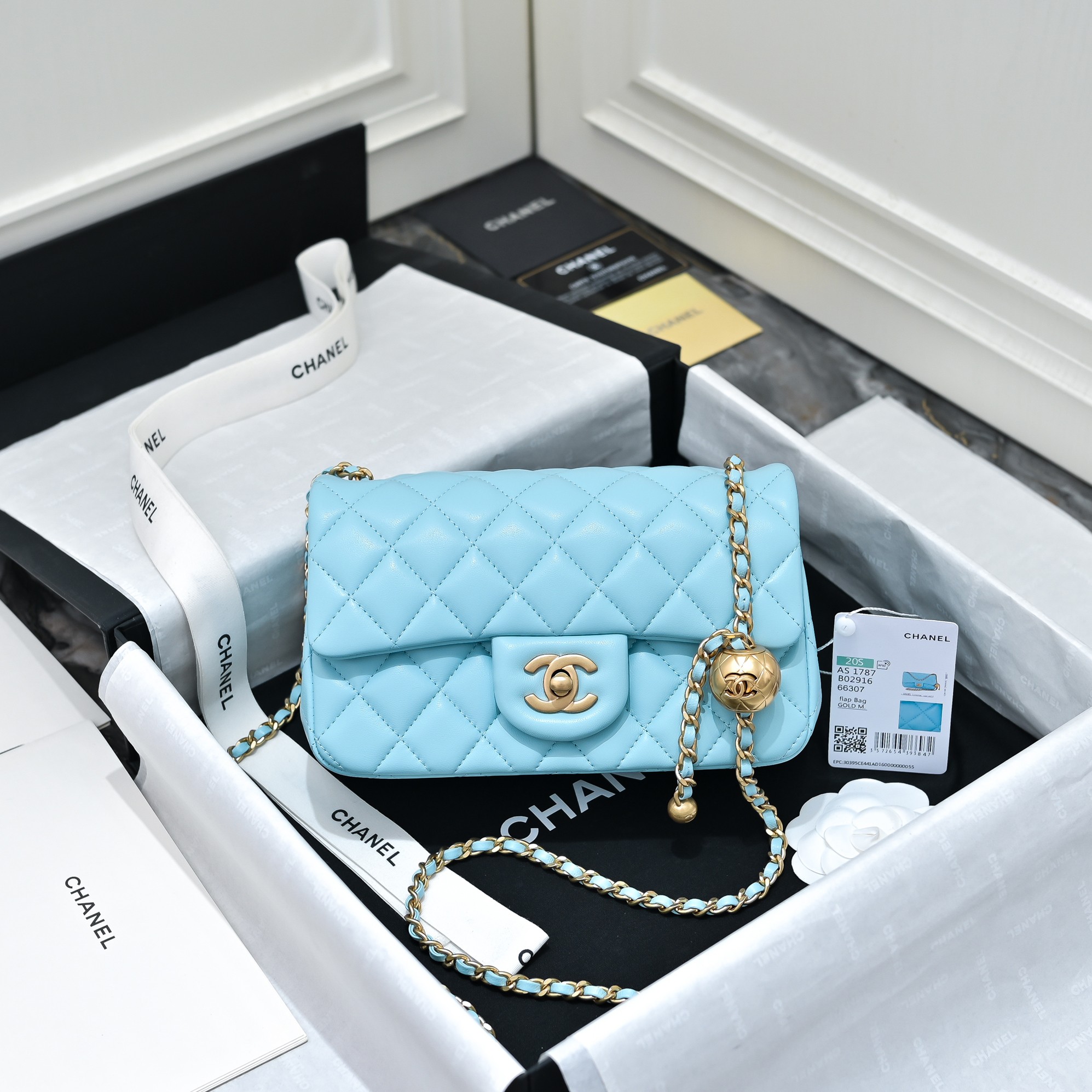 Chanel Small Flap Crossbody Bag in Blue Lambskin AS1787