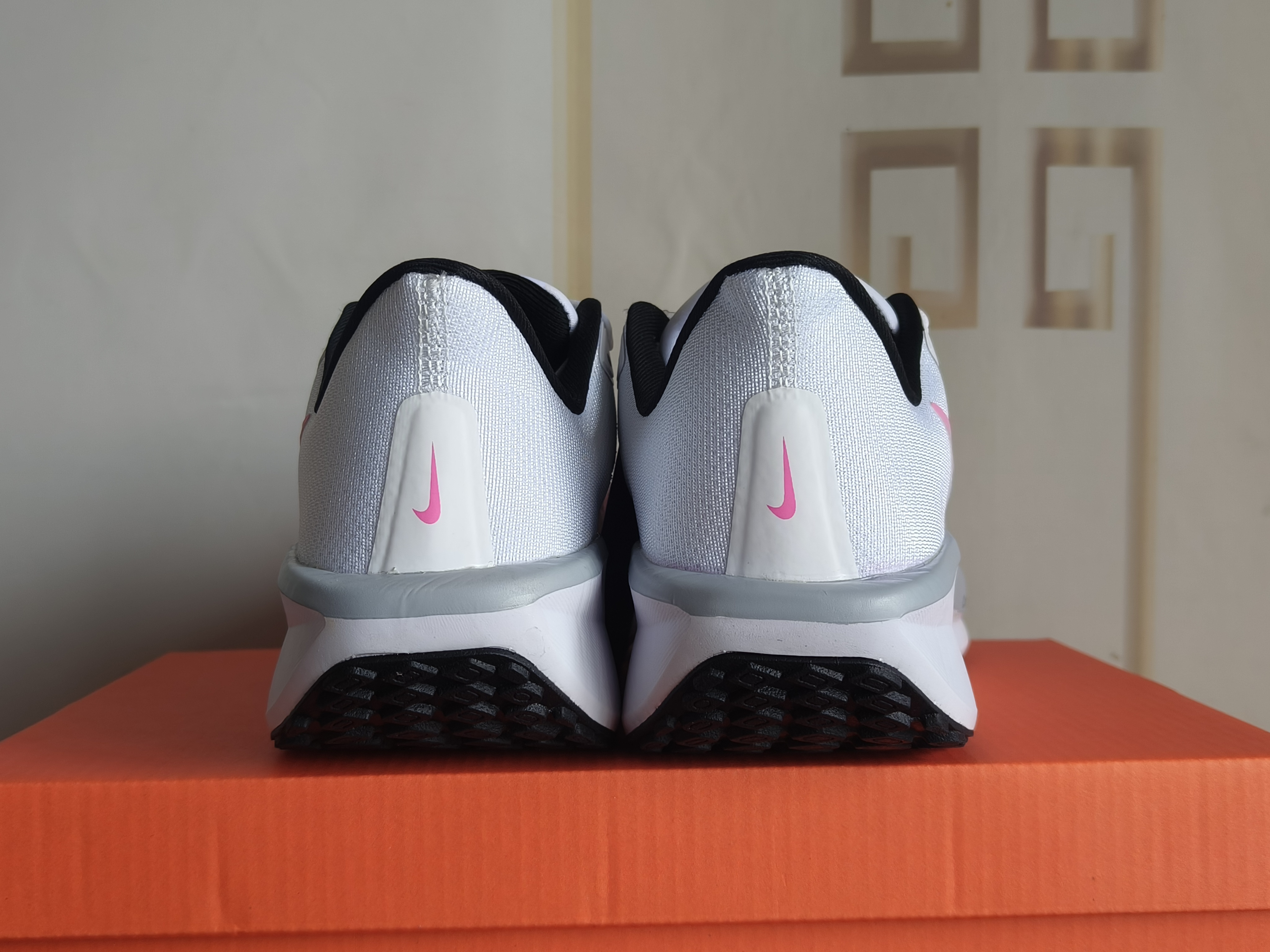 FD6034-102 US Men's Sizes6 to 11 in half sizes Grey Pink Gen6 Shoes tianlong