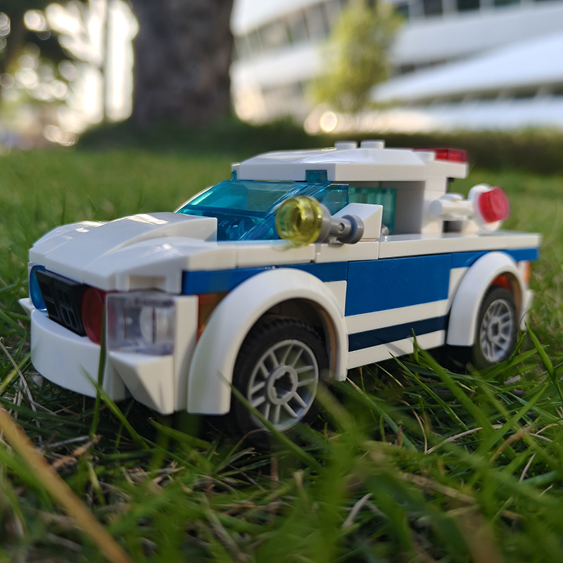 MOC 60239 - Police Patrol Car