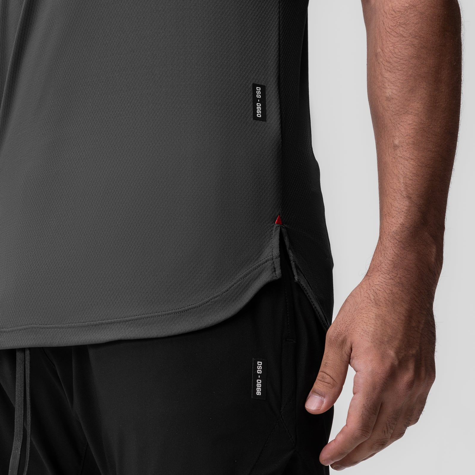 0660. AeroSilver Established Tee - Space Grey