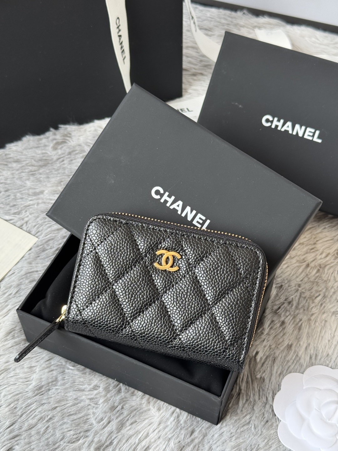 Chanel Classic Zipped Card Holder in Black Grained leather