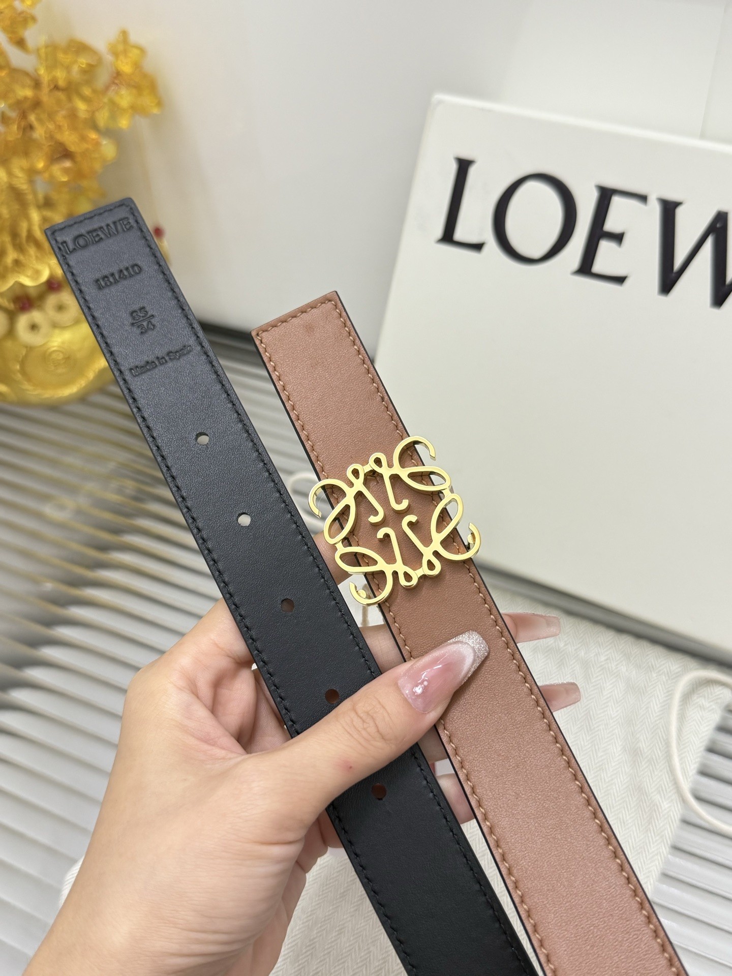 Loewe 2.8cm Gold-Tone Cutout Anagram Buckle Reversible Leather Belt - KAIROO