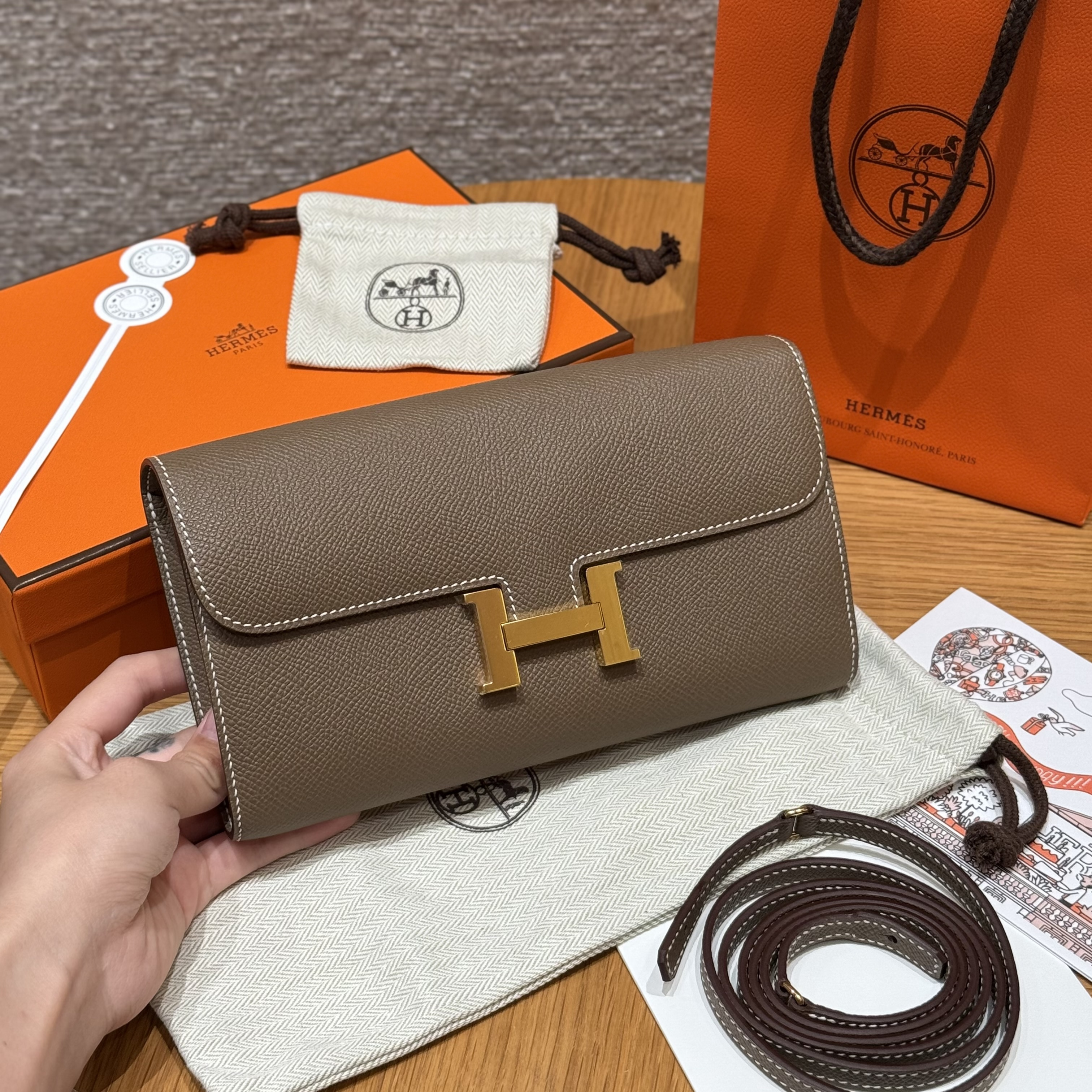 Hermes Etoupe Epsom Constance-To-Go Wallet