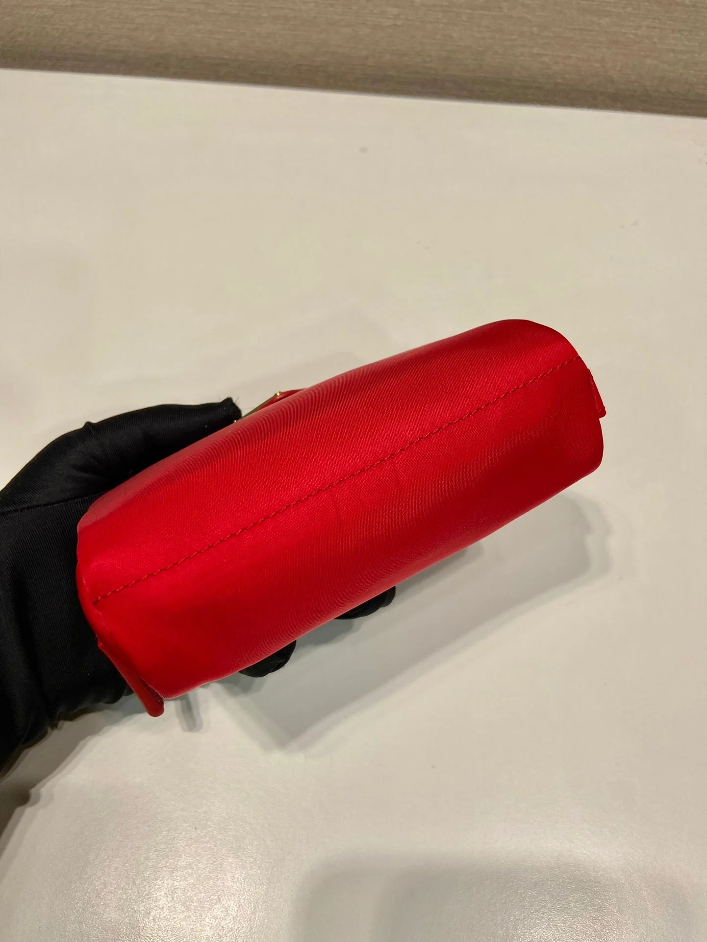 Prada  CLUTCH 12 IN PASSION RED RE-NYLON wallets