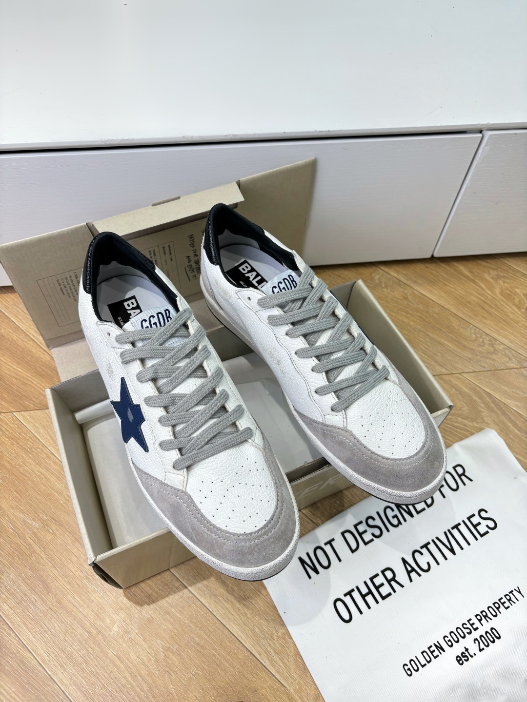 Golden Goose Unisex Super-Star Sneakers