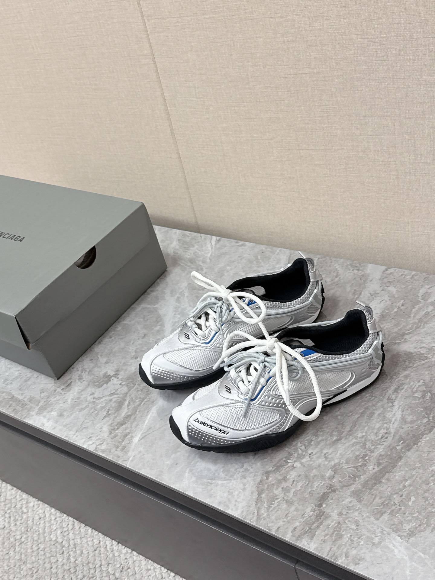 Balenciaga Radar Silver Tech Mesh Gradient Panel Lace Up Low Top Jogger Sneakers - KAIROO