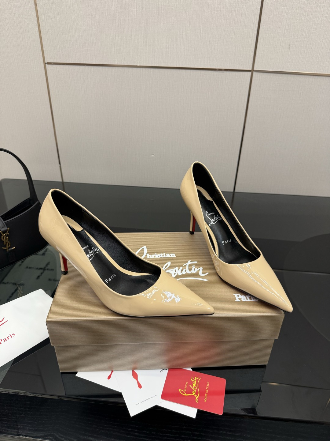 Christian Louboutin New shiny leather Pump