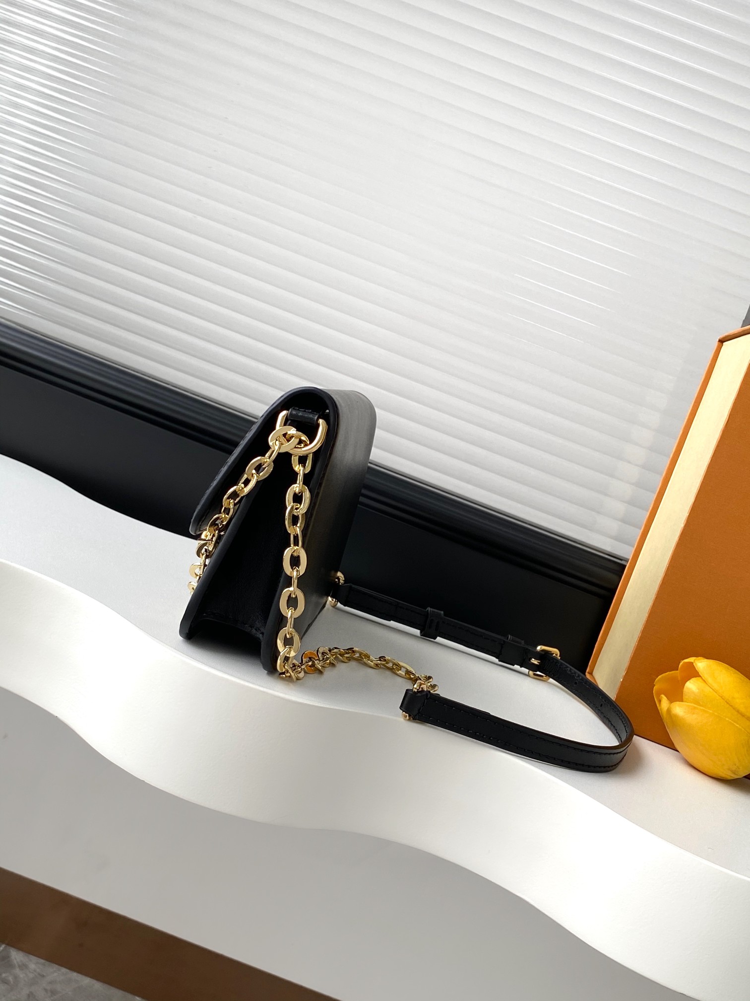 Louis Vuitton LV Bloom Chain bag