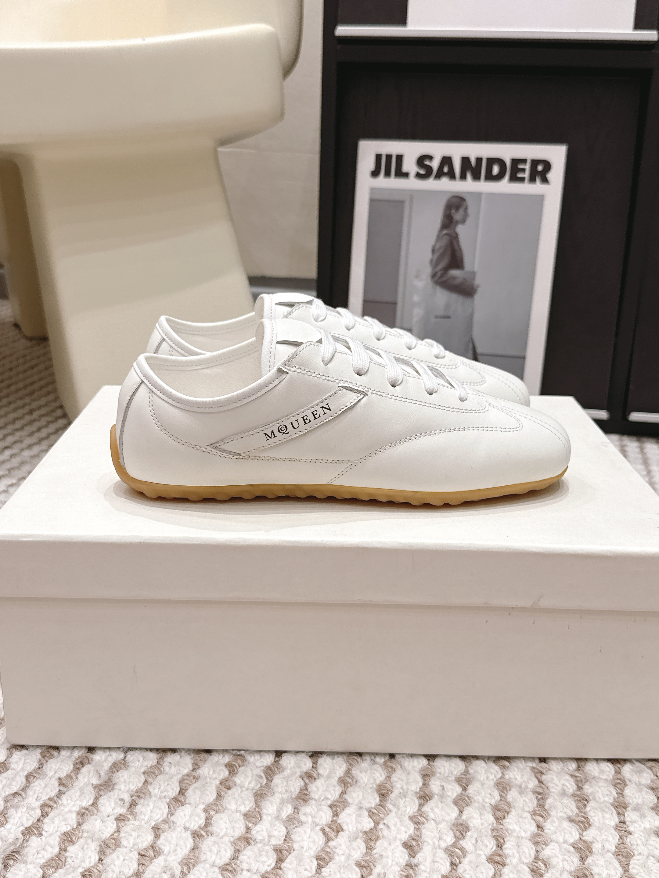 Alexander McQueen Boxe Unisex Sneaker in White