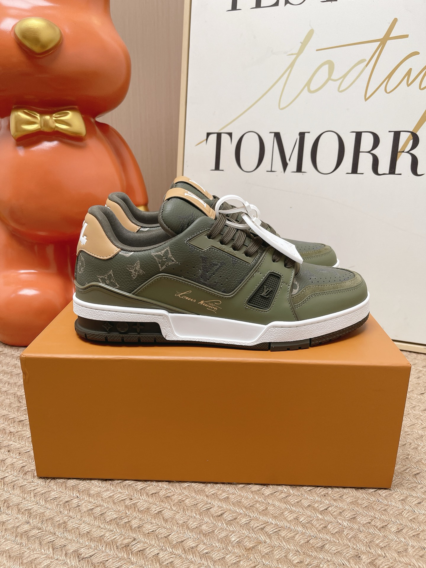 Louis Vuitton LV Unisex Trainer Sneaker