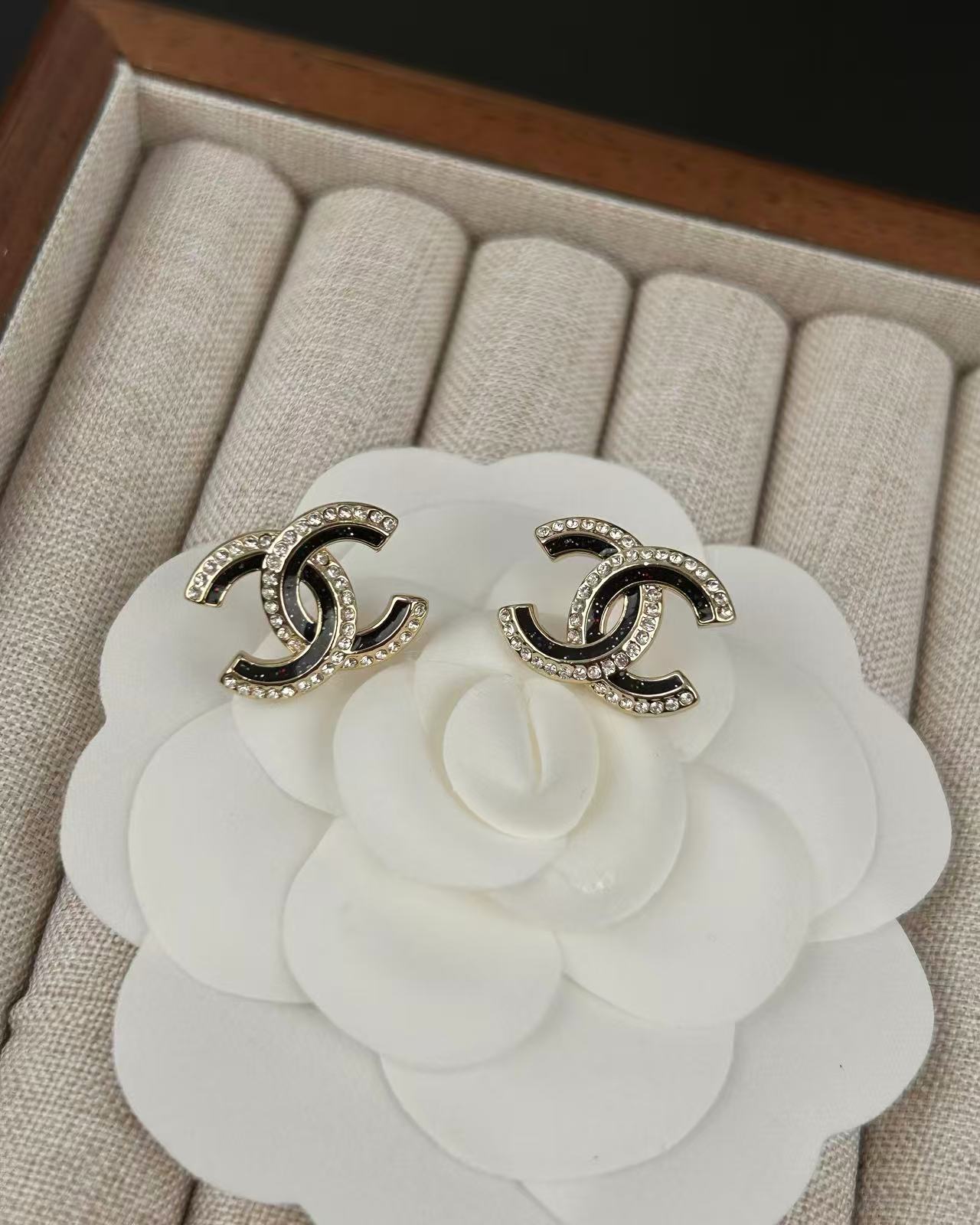 Chanel Fashion Earrings