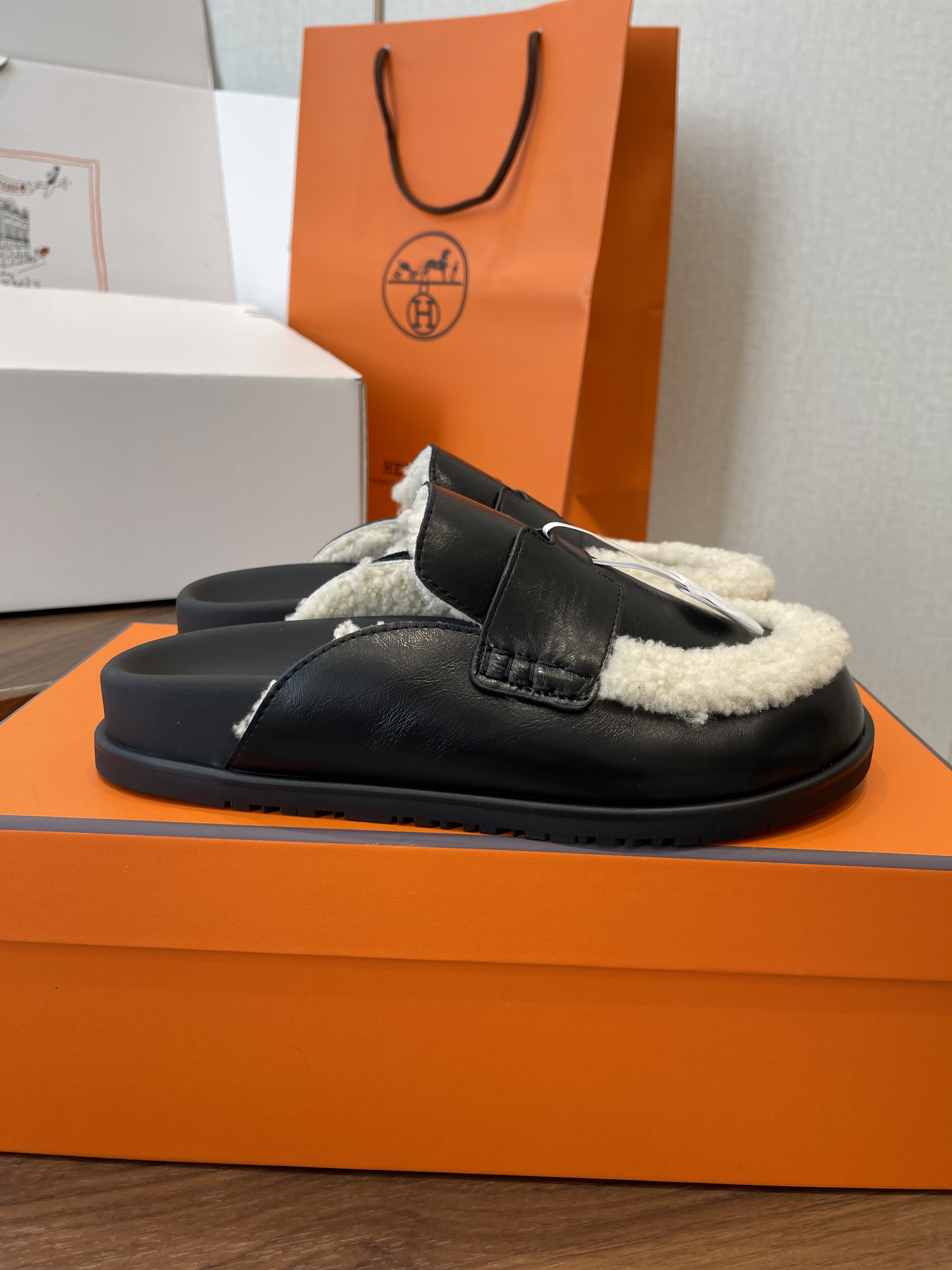 Hermes Unisex Go leather Mule
