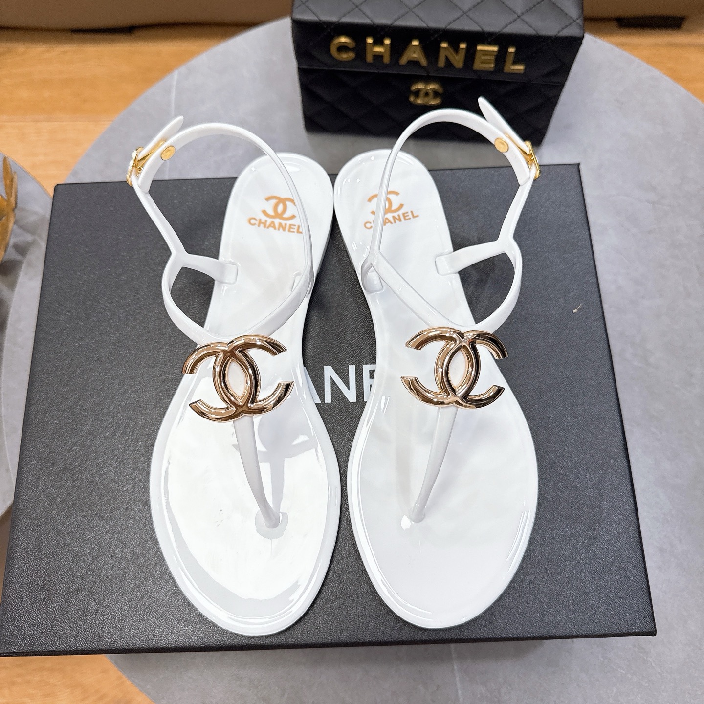 Chanel Interlocking CC Logo Shiny PVC Jelly Ankle-Strap T-strap Thong Sandals - KAIROO