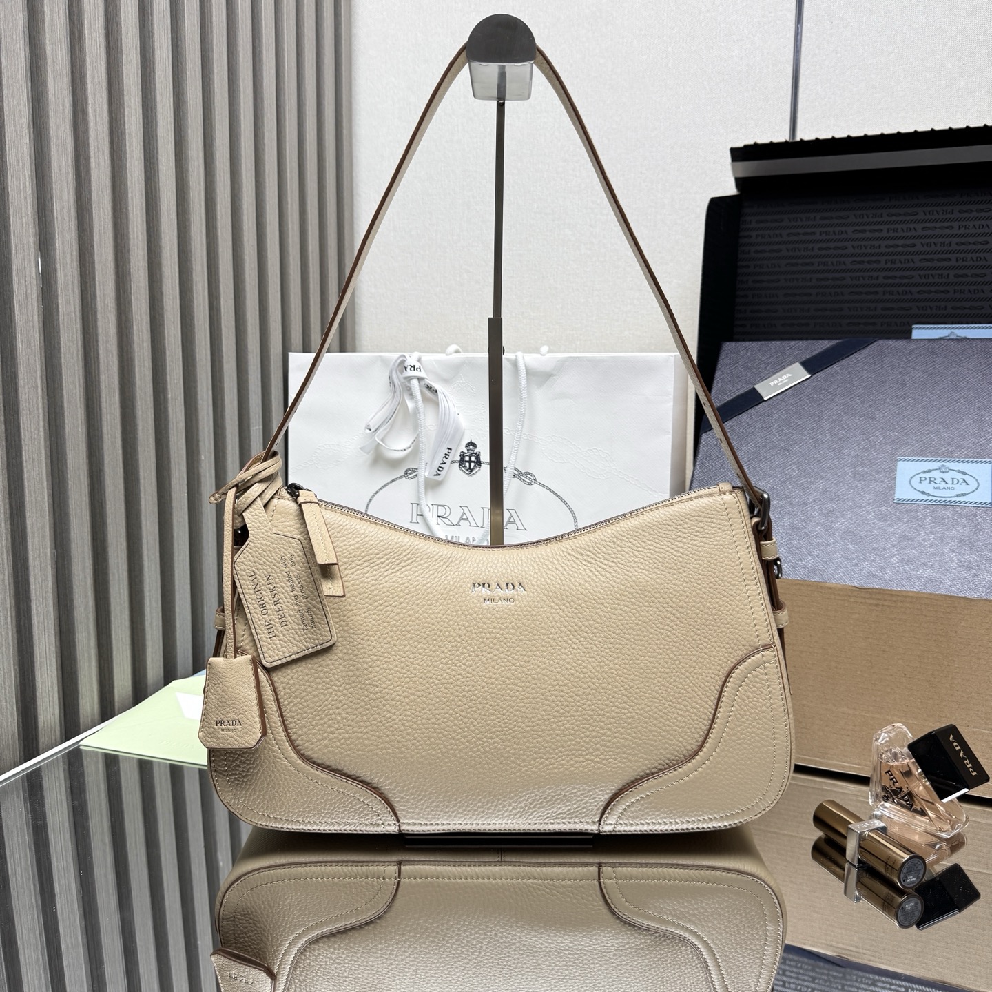 Prada Aimèe large leather shoulder bag-Grey 1BC280