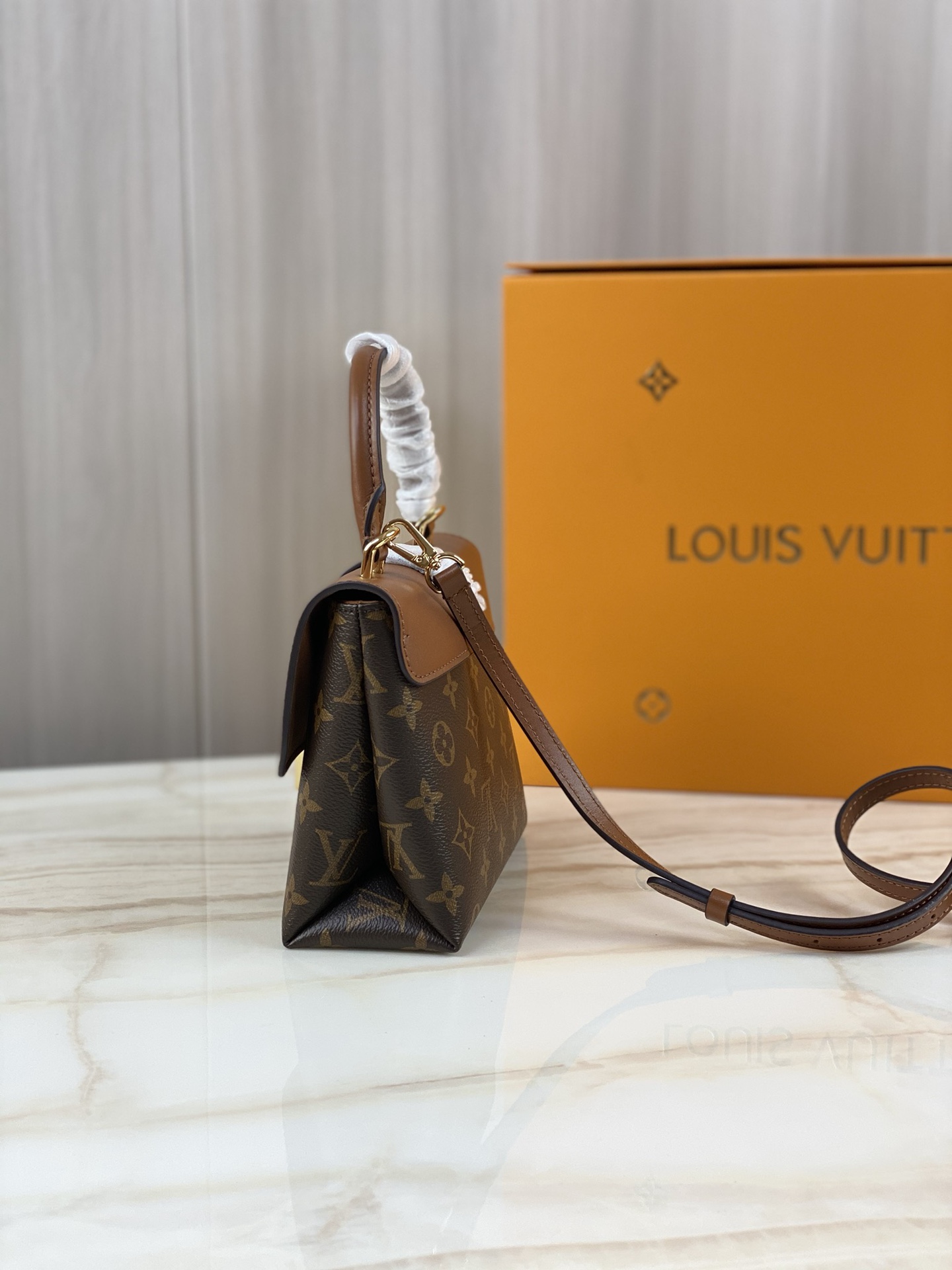 Louis Vuitton LV Locky BB M44654