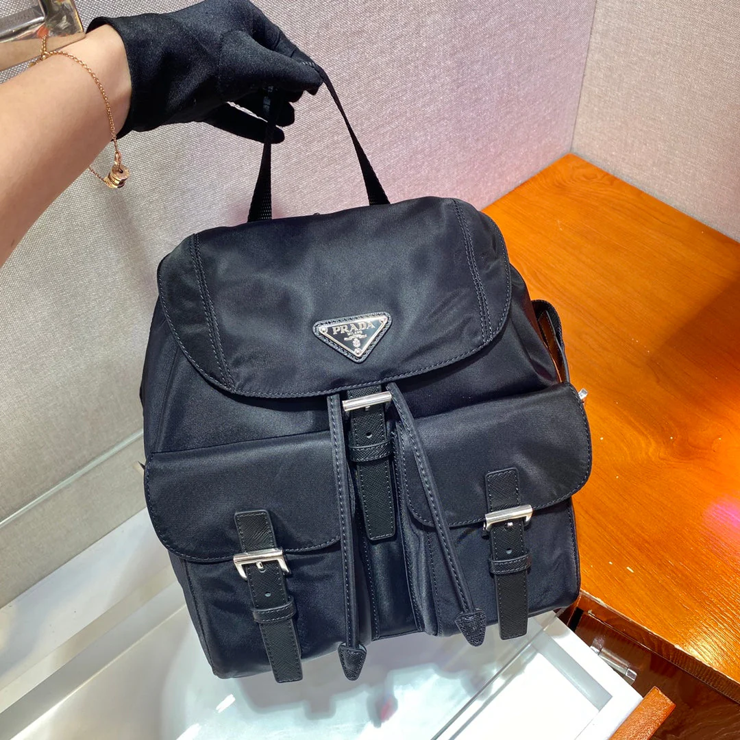 Prada SMALL BACKPACK 28 IN BLACK PARACHUTE FABRIC