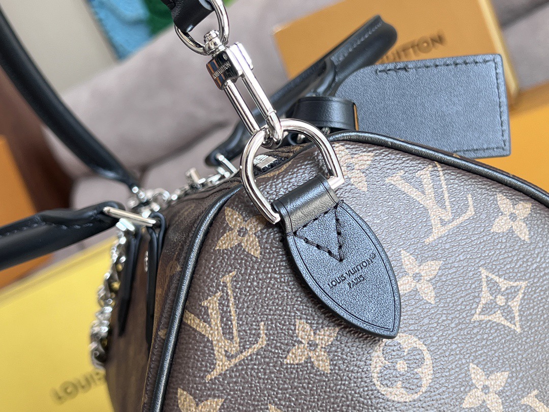 Louis Vuitton LV speedy soft 30 dark handbag