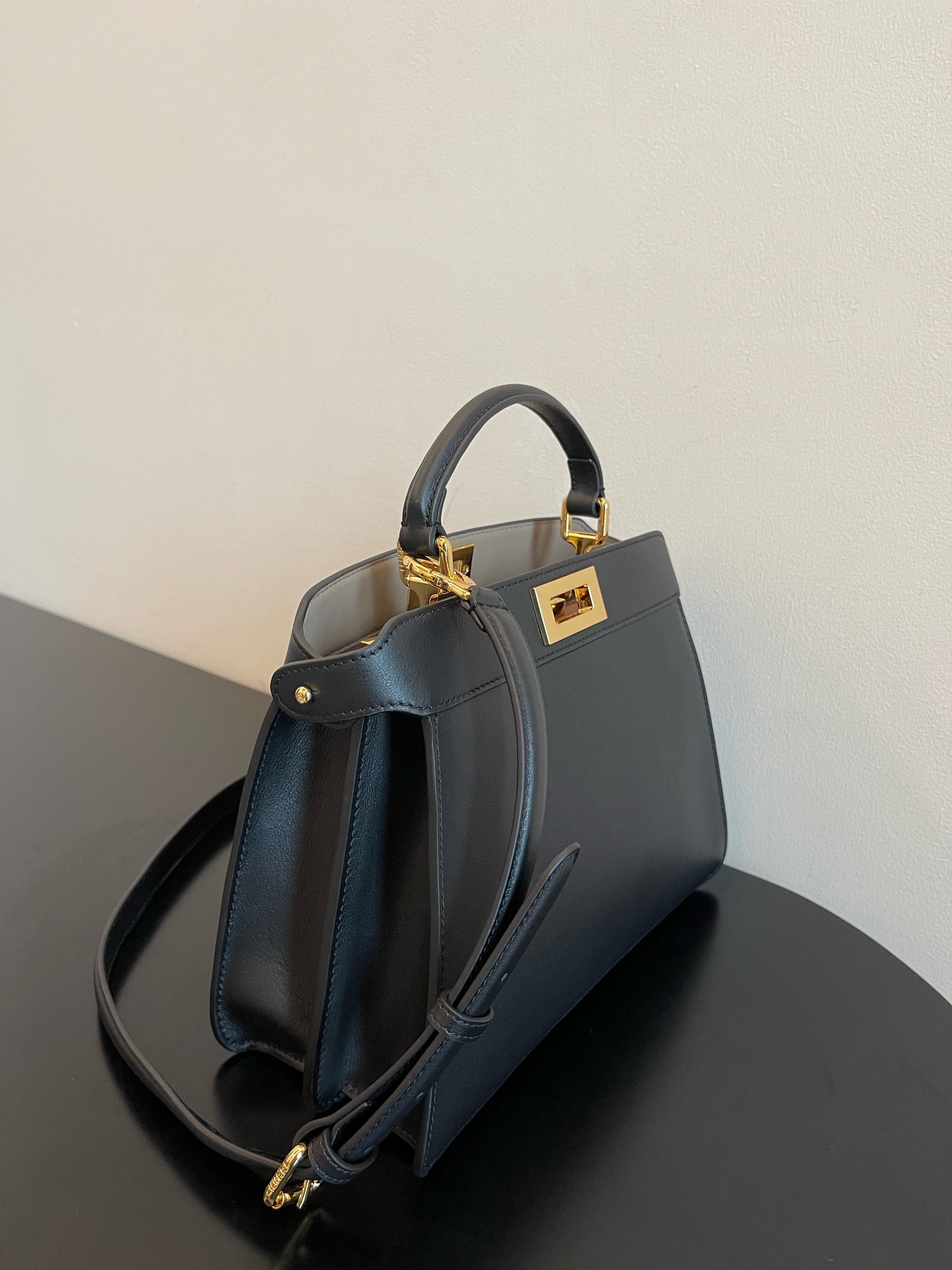 Fendi Iconic Peekaboo ISeeU Small Leather Bag-Black