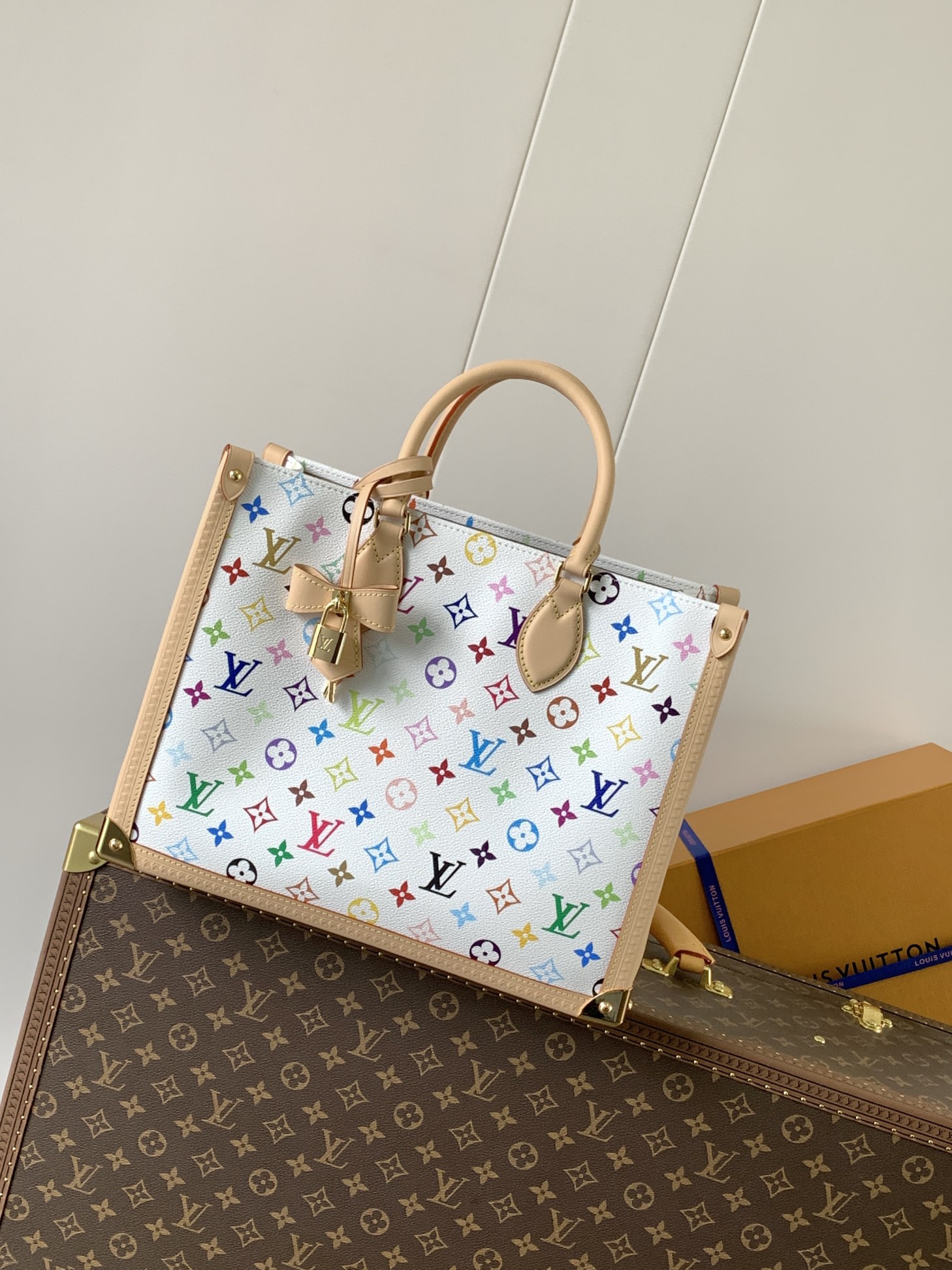 M13079 LV x TM OnTheGo MM Bag Tote In White multicolored Canvas