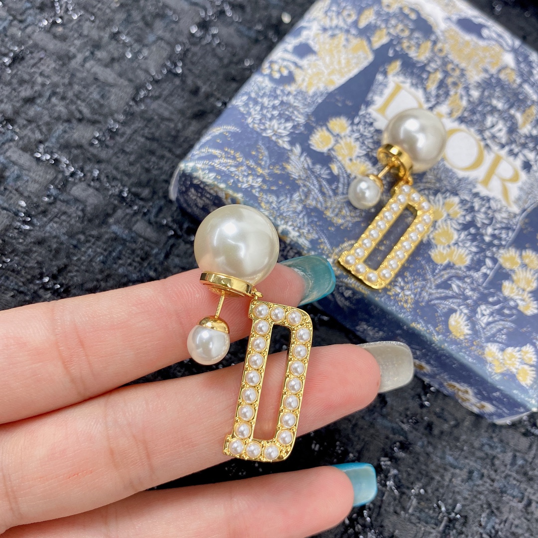 Dior Classic CD Stud Earrings
