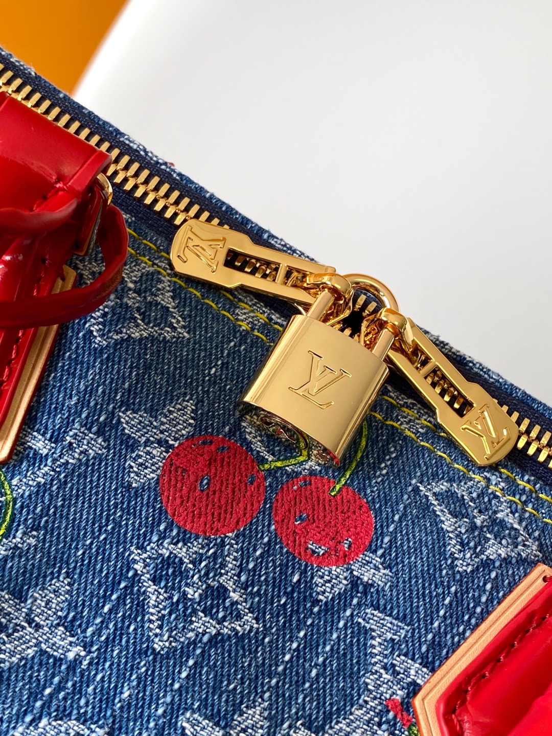 Louis Vuitton LV Speedy Bandoulière Denim Monogram Cherry HandbagNew Denim Cherry Bag