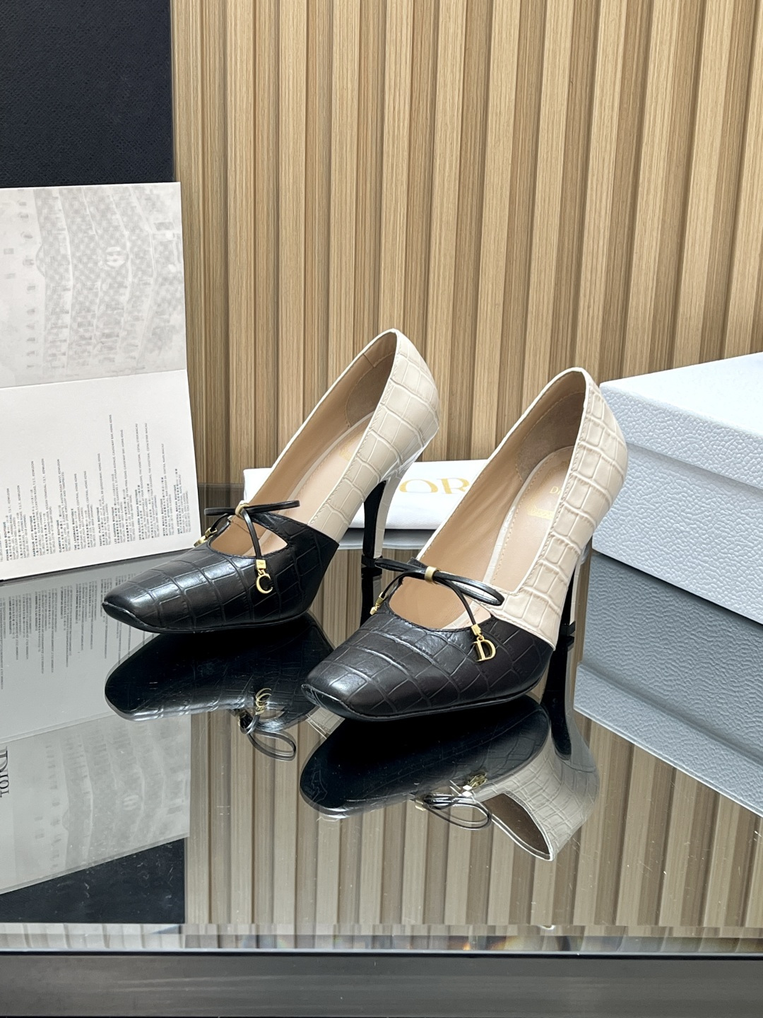 Dior Black and white Muse Pump