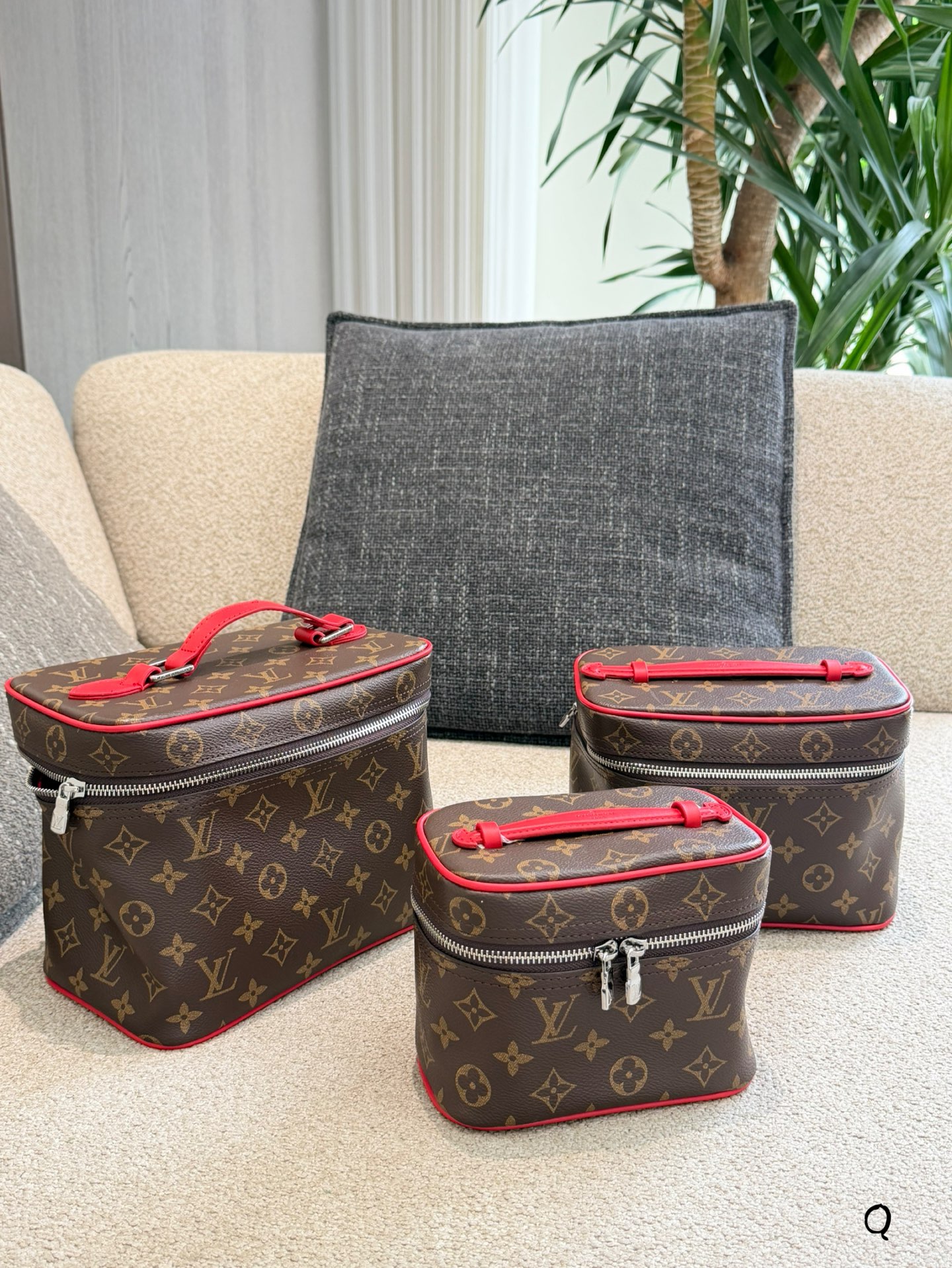Louis Vuitton LV Red Trim Nice Vanity Case Box Monogram Coated Canvas Shoulder Top Handle Bag - KAIROO