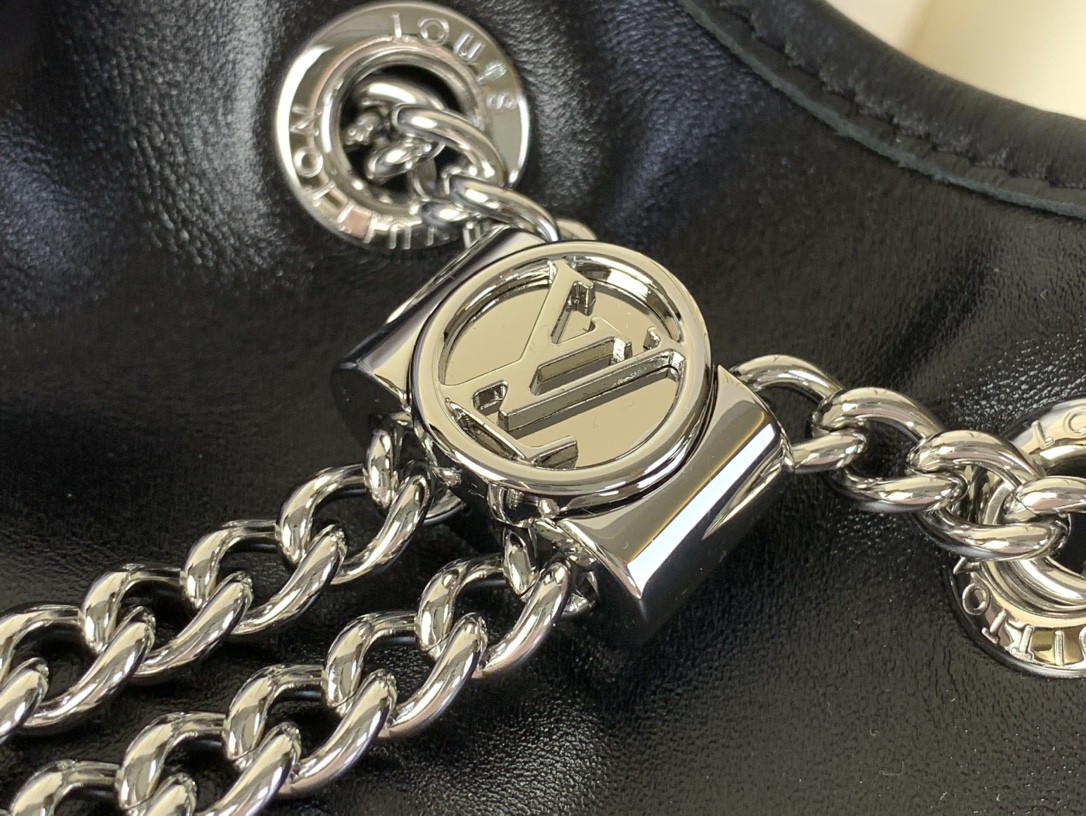 Louis Vuitton  LV no way vibe handbag