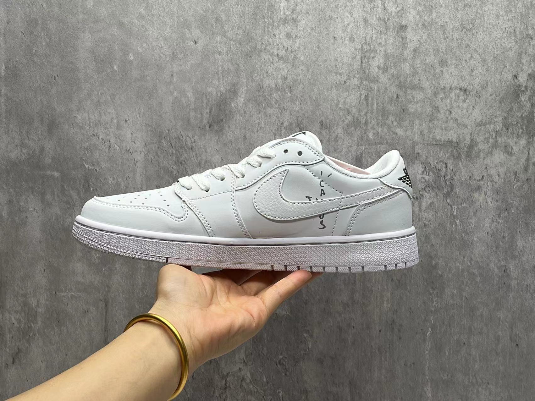 2025-26 AJ1 US Men's Sizes6 to 11 in half sizes White Low cut Inverted Hook Shoes tianlong