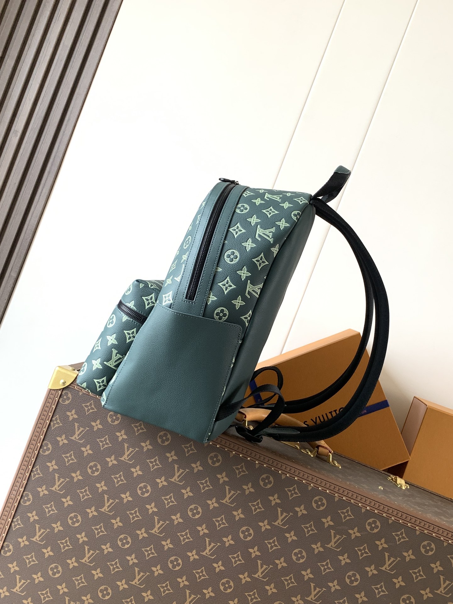 LV Men's Collection Bag M27230 Discovery Backpack PM