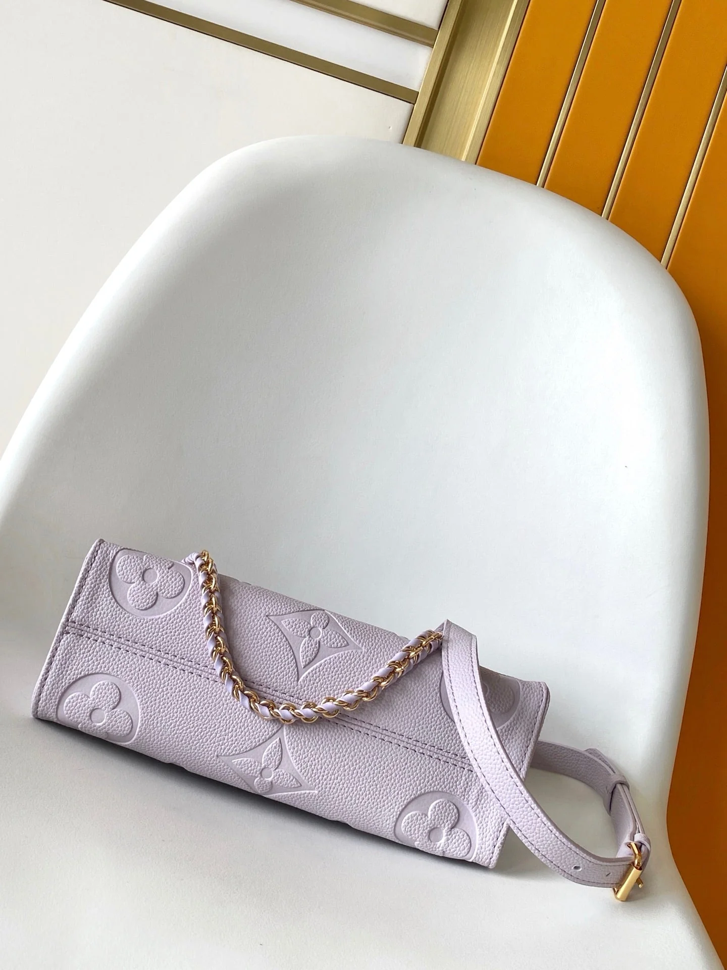 Louis Vuitton LV M15192 OnTheGo East West Tote 25cm Taro Purple Embossed Grain Cowhide GHW