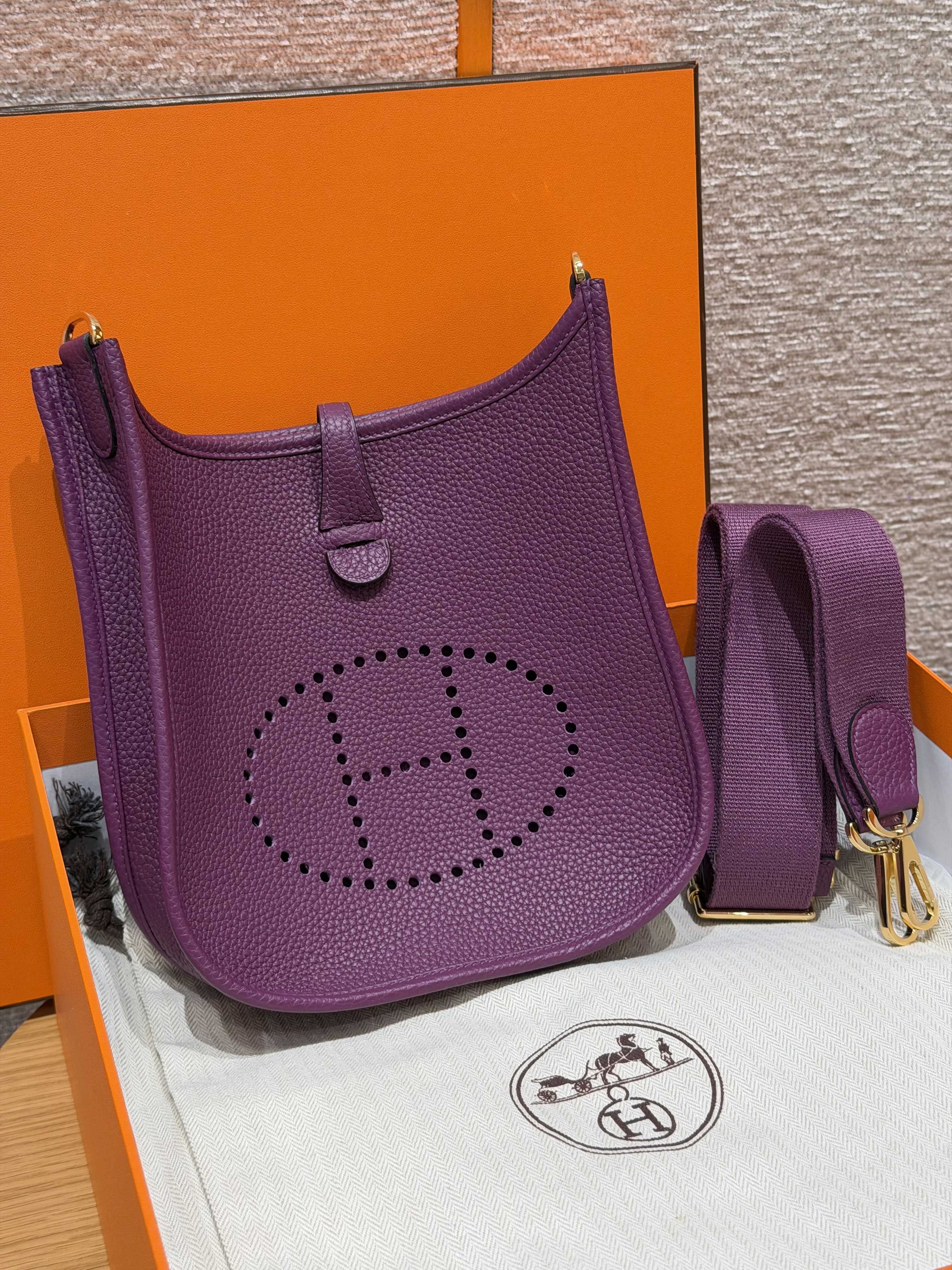 Hermes Ebene Clemence Small Evelyne 23 III