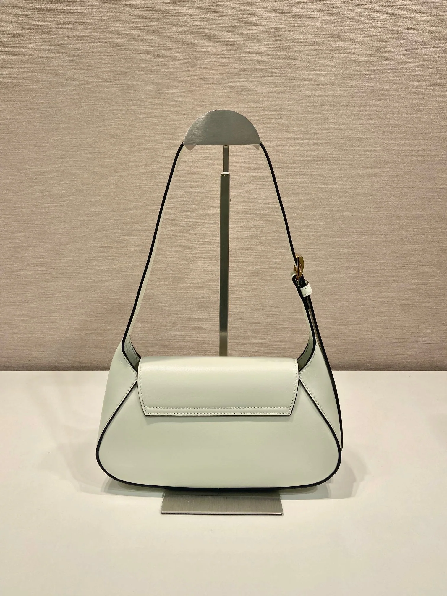 Prada FLAP BAG 25 IN WHITE SMOOTH CALFSKIN TRIANGLE LOGO