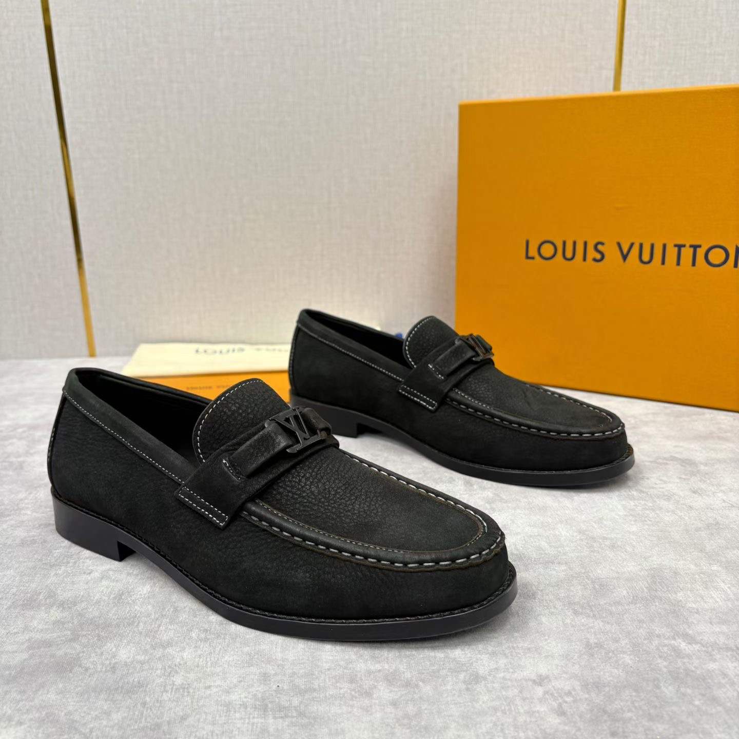 Men's LV Major Loafers