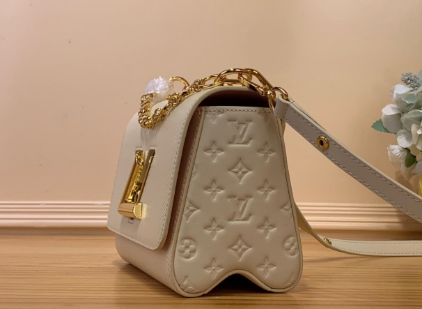 Louis Vuitton LV New Trendy Fashion Bag Cow Leather White Diagonal Cross Bag